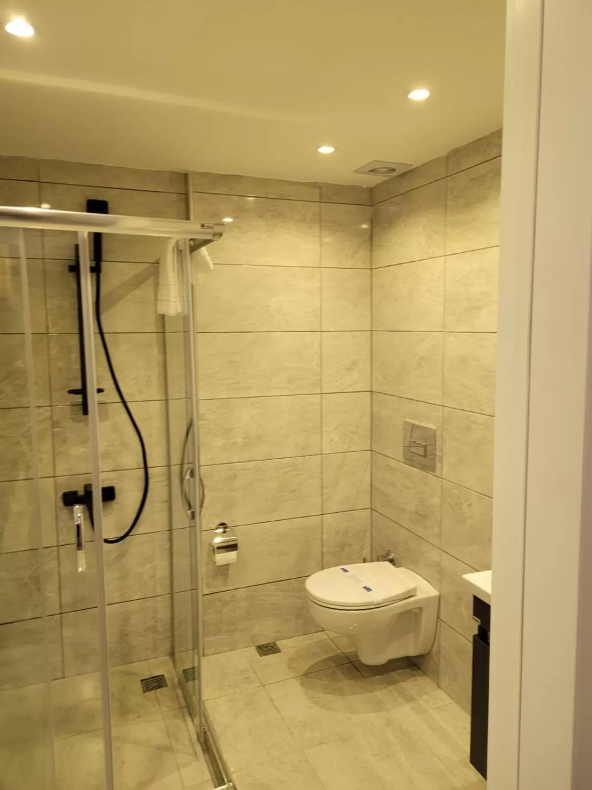 Bathroom in Mr BEYAZ HOTEL