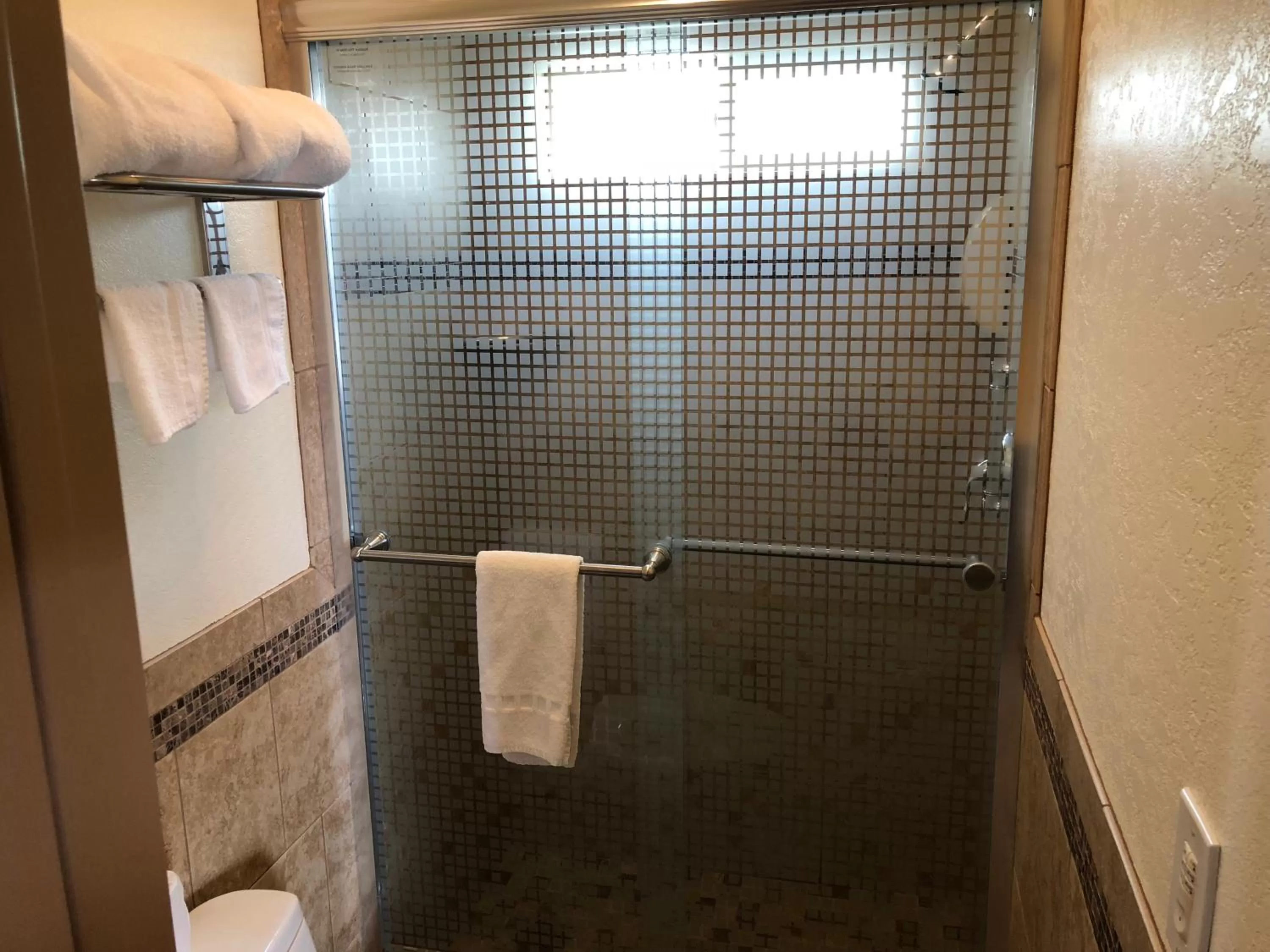 Bathroom in Toppers Motel