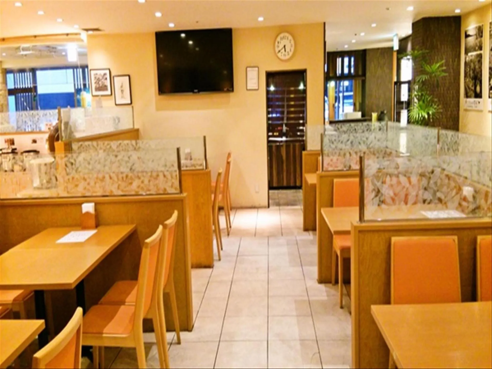 Restaurant/places to eat in Hotel Crown Hills Himeji