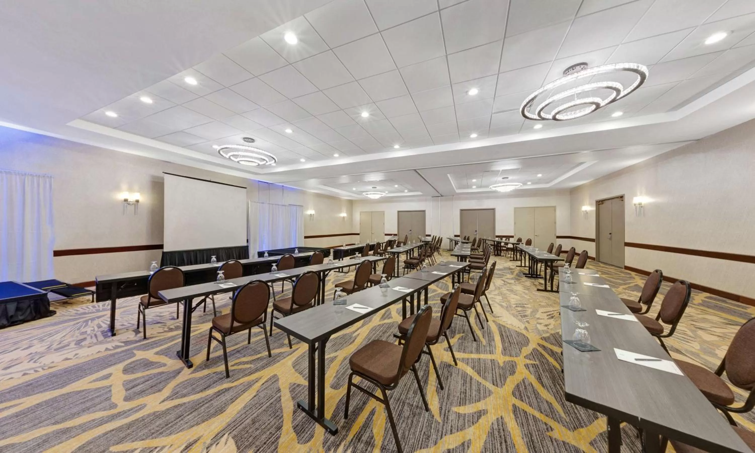 Meeting/conference room in Embassy Suites by Hilton Milwaukee Brookfield