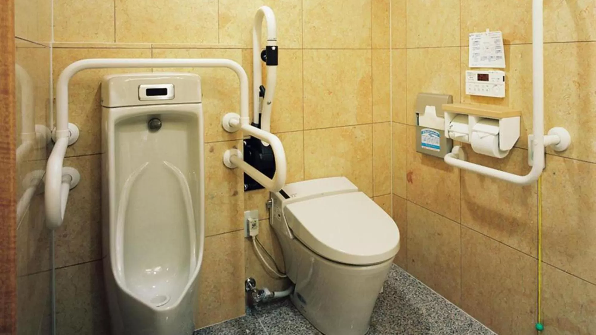 Toilet in Toyoko Inn Osaka Taniyon Kosaten