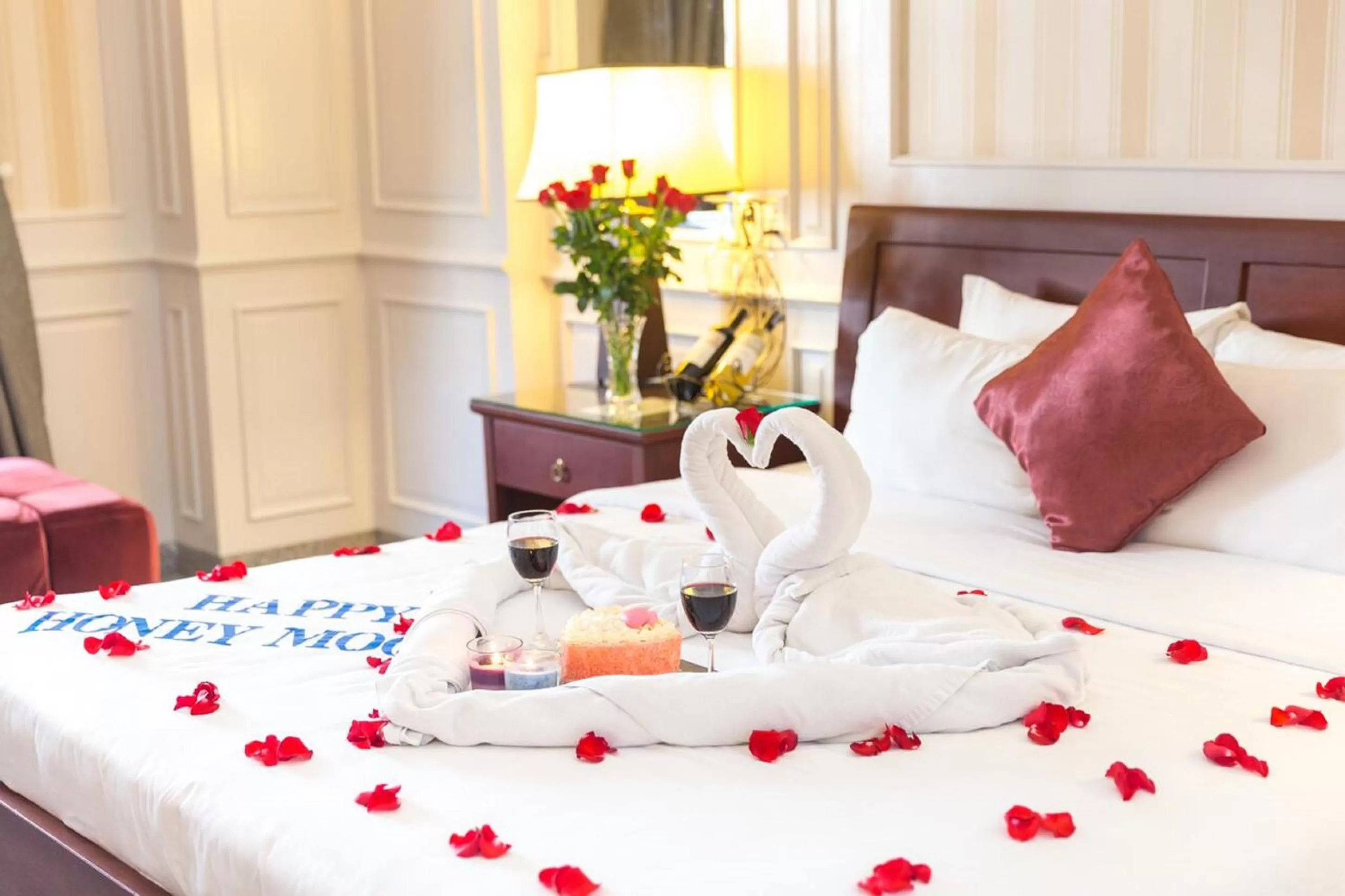 Restaurant/places to eat, Bed in Ben Thanh Boutique Hotel