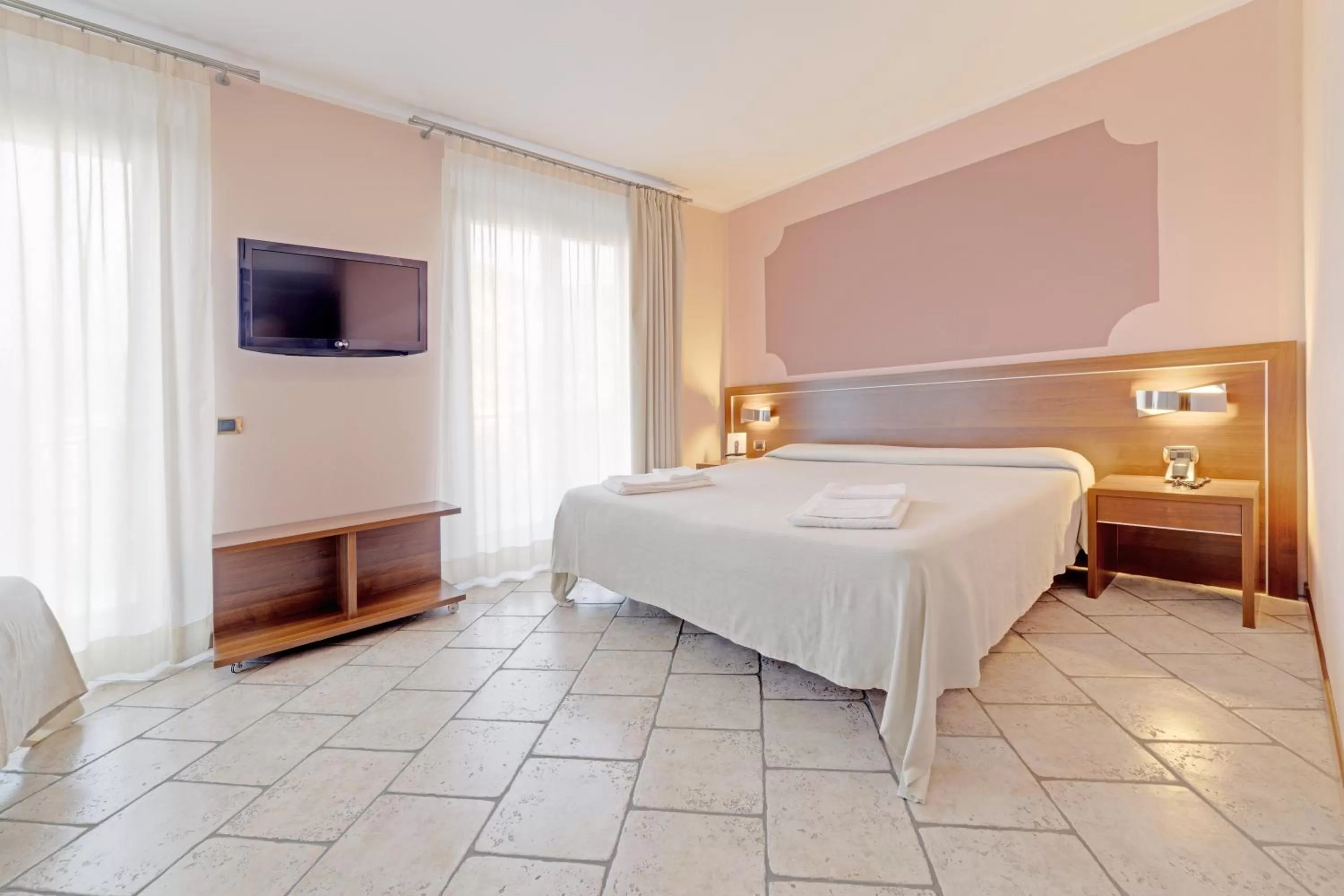 Bed in Hotel Grotto Bagat