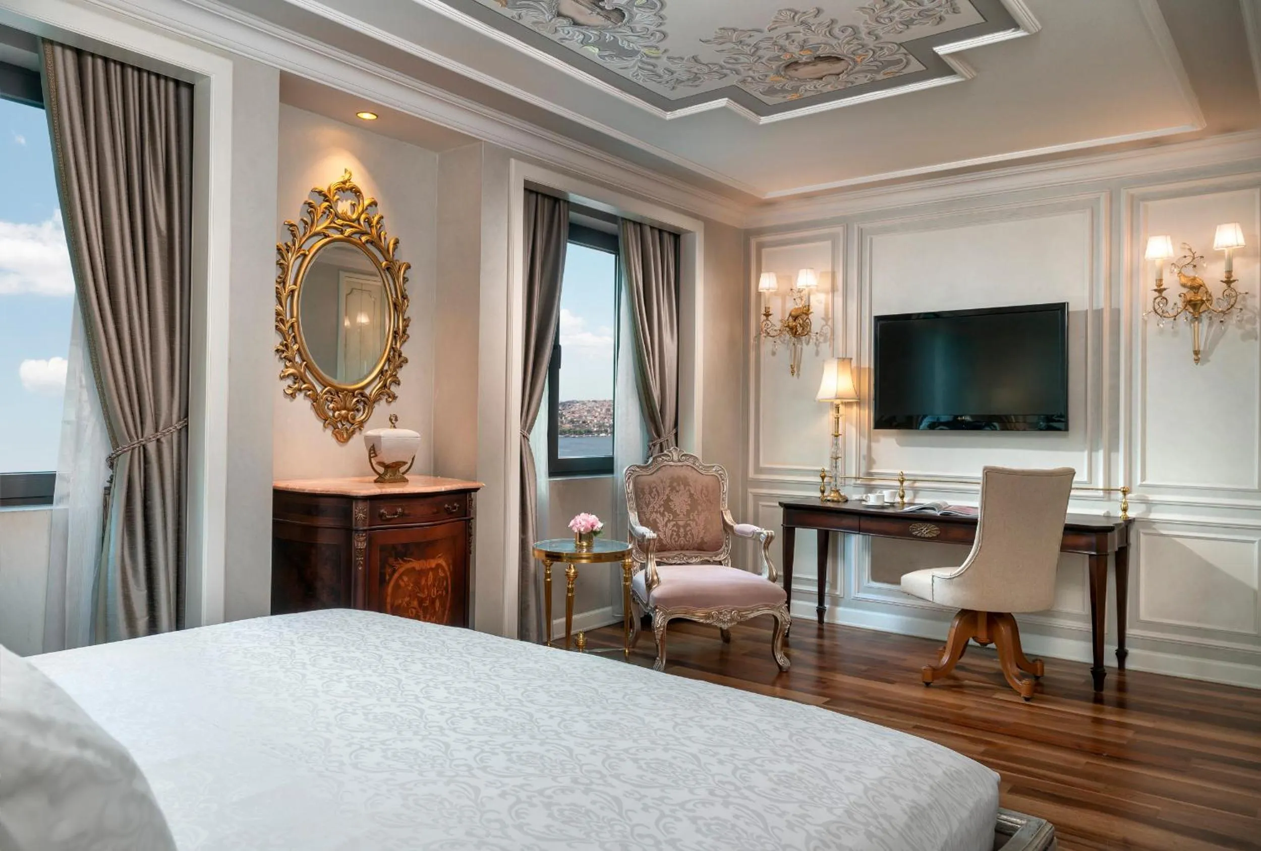Bedroom, Bed in Rixos Pera Istanbul