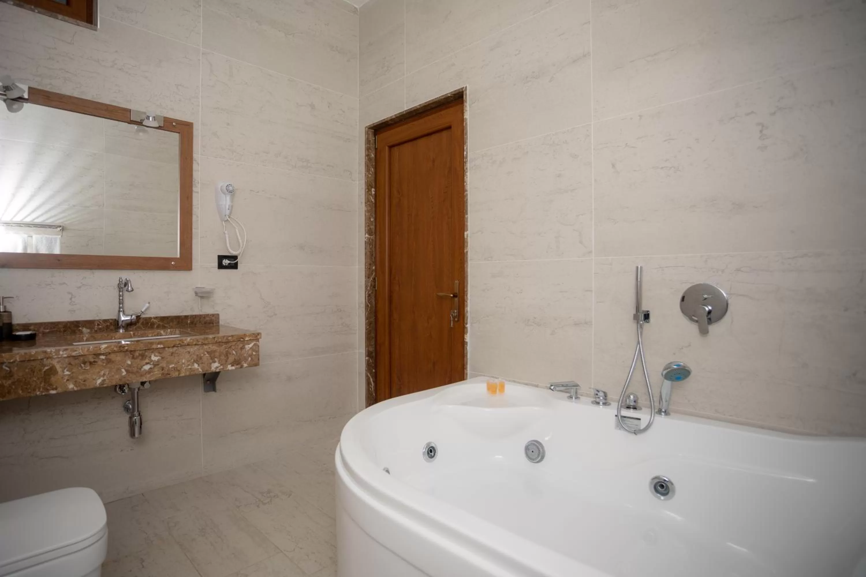 Hot Tub, Bathroom in OLD HOUSE