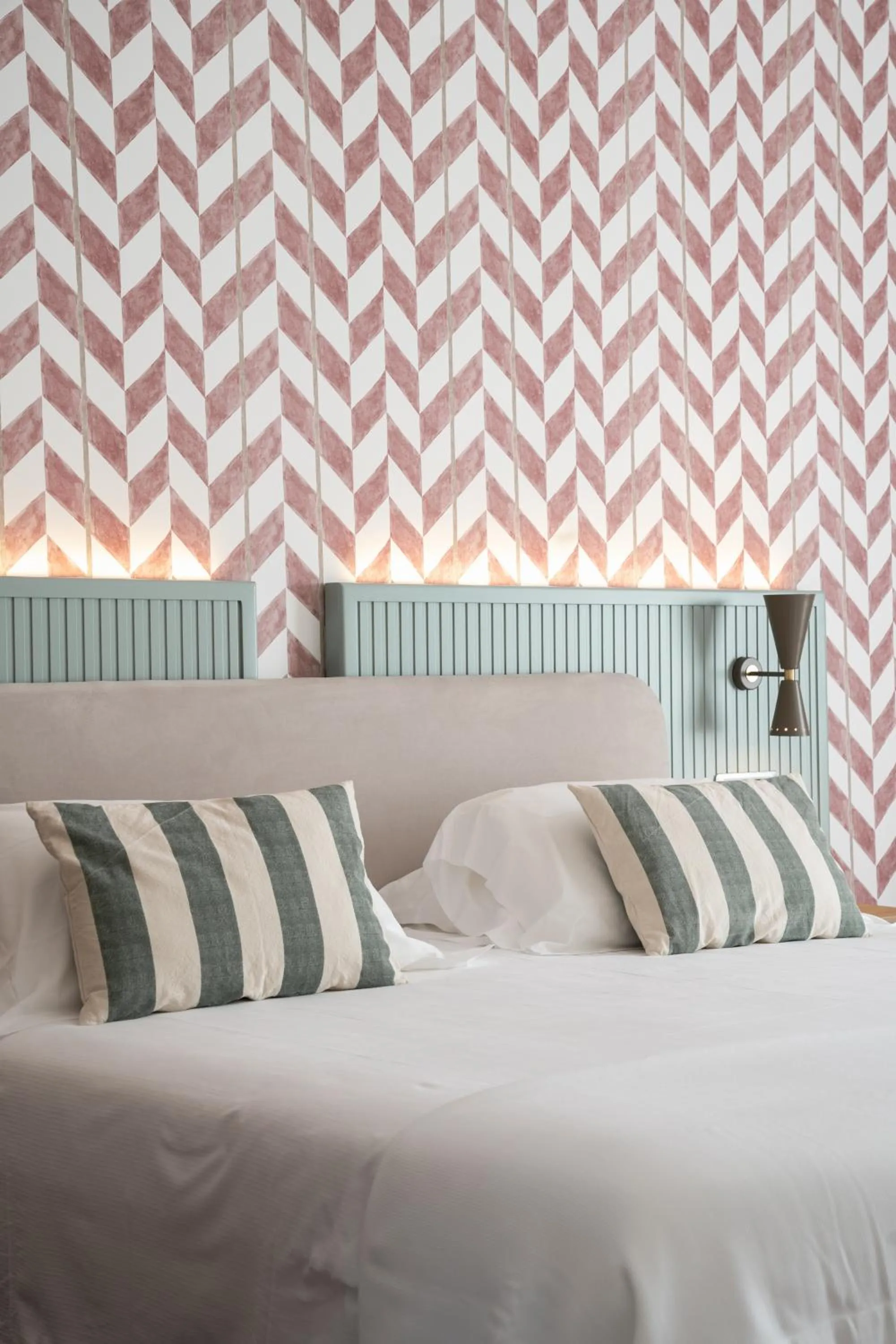 Bed in Reginna Palace Hotel