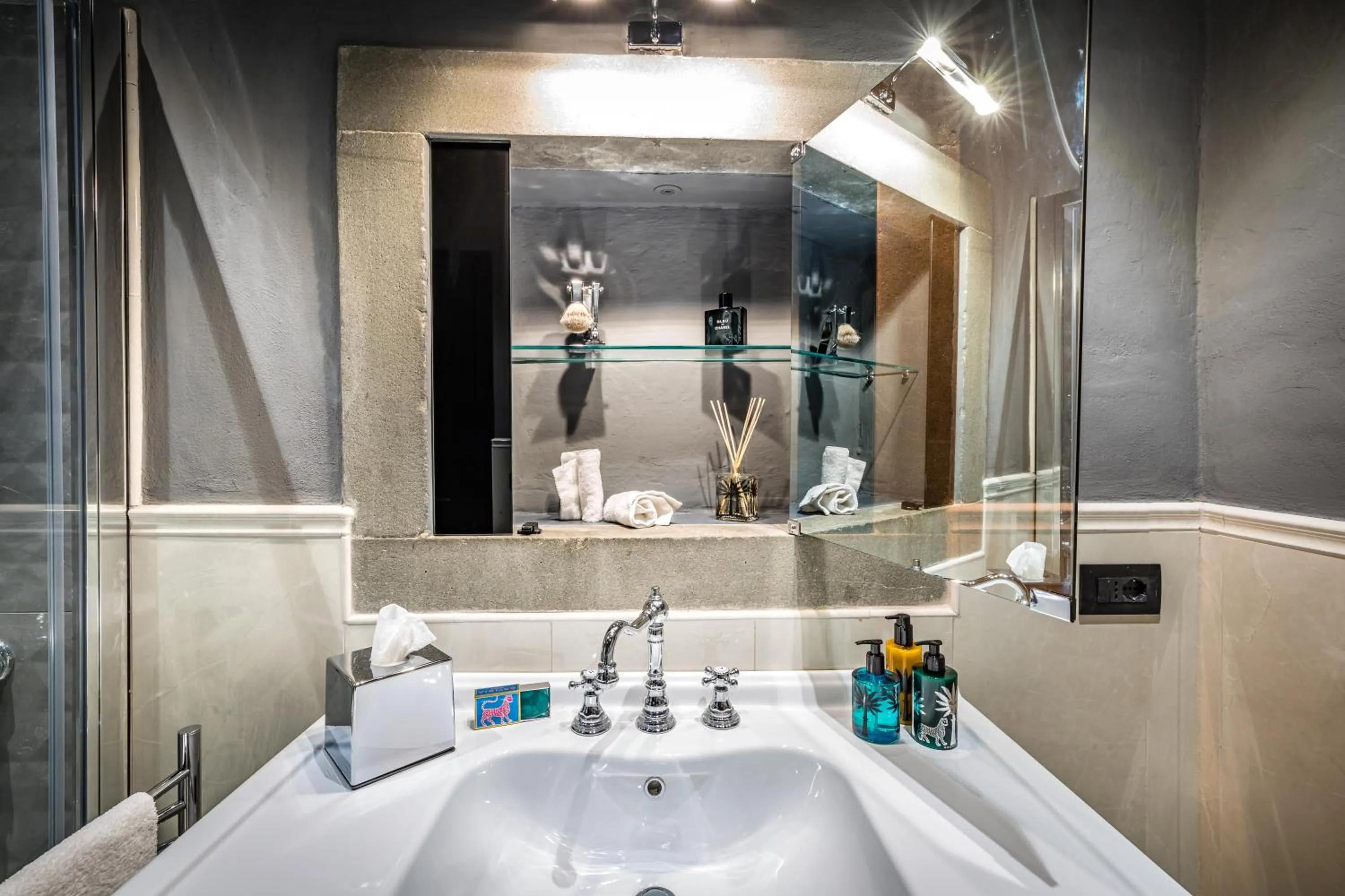 Bathroom in Palazzo Bianca Cappello Residenza d'Epoca