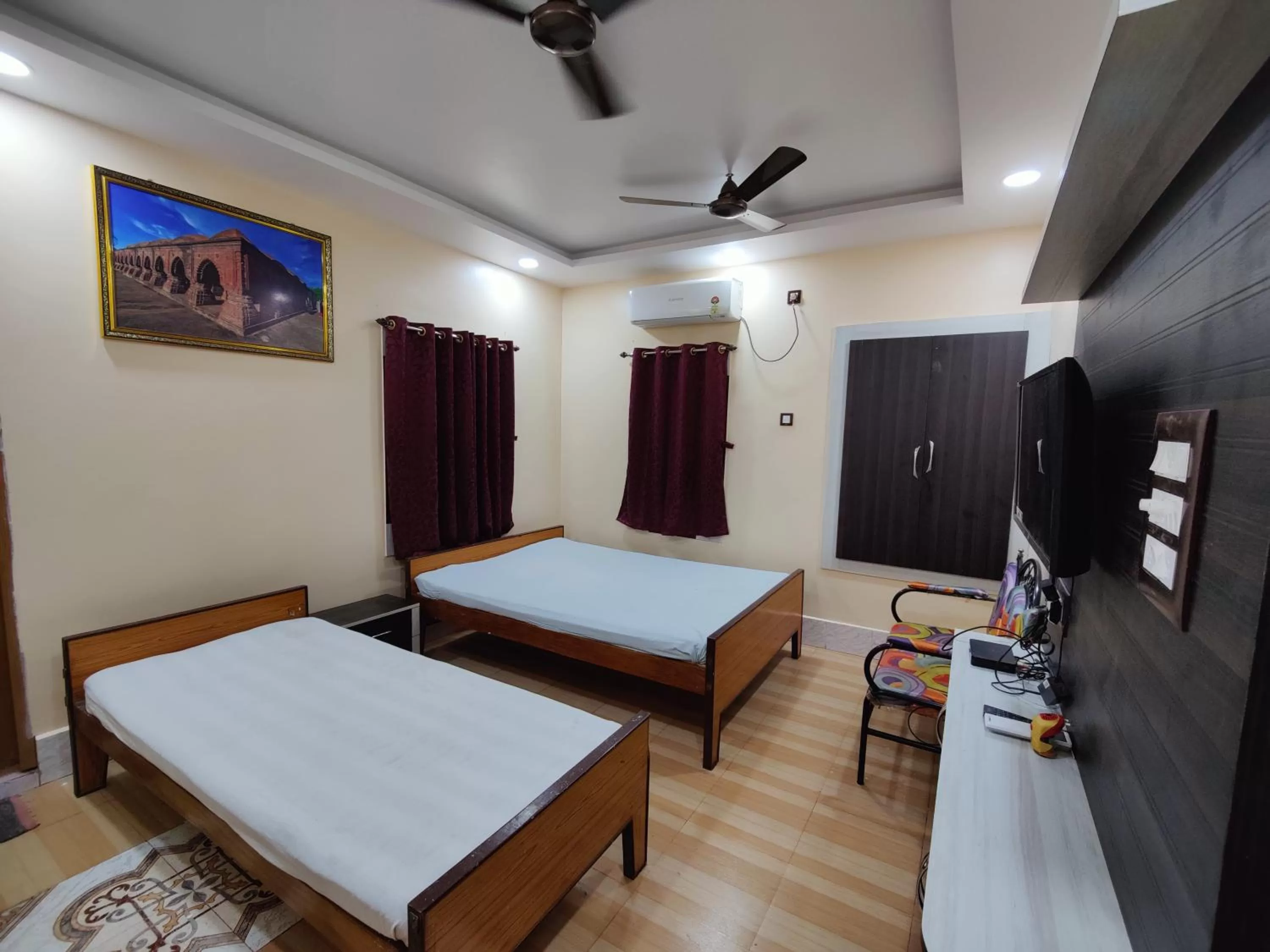 Photo of the whole room in Monalisa Lodge