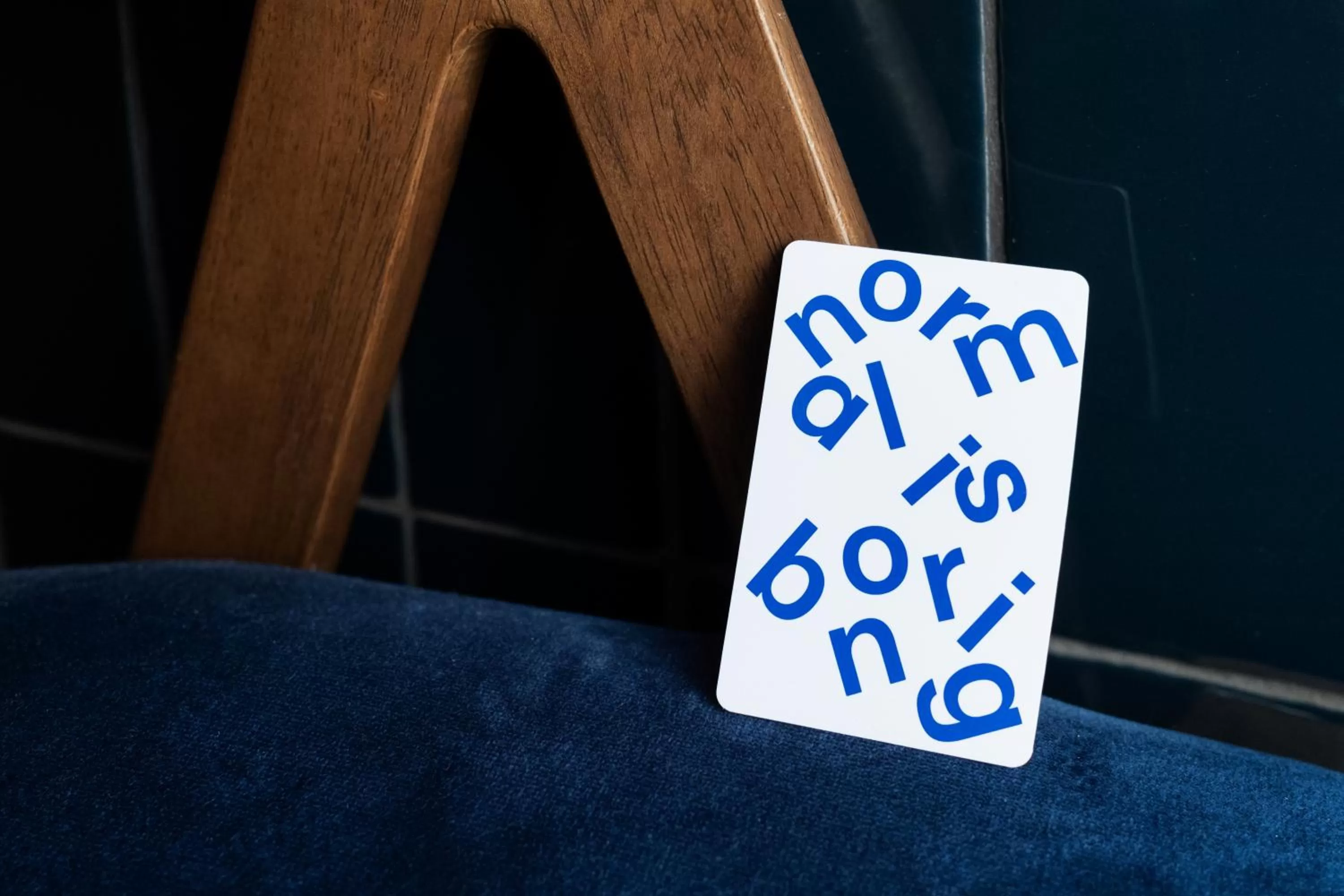 Decorative detail in chic&basic Gravity