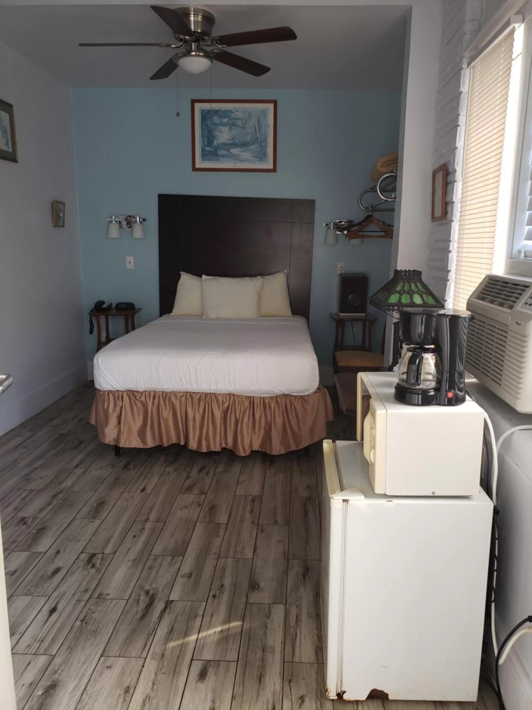 Bed in Topaz Motel - Flagler Beach