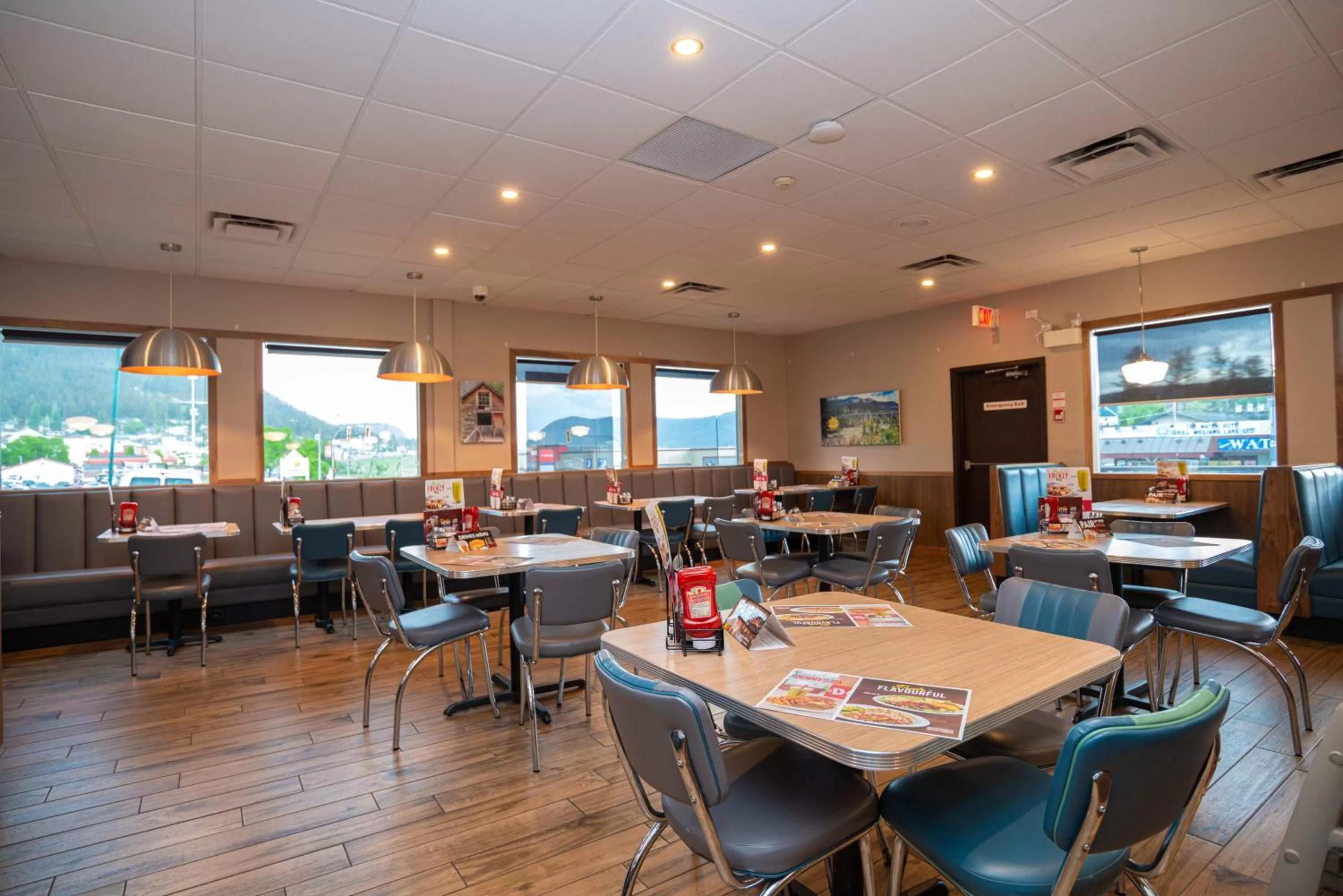 Restaurant/places to eat in Sandman Hotel & Suites Williams Lake