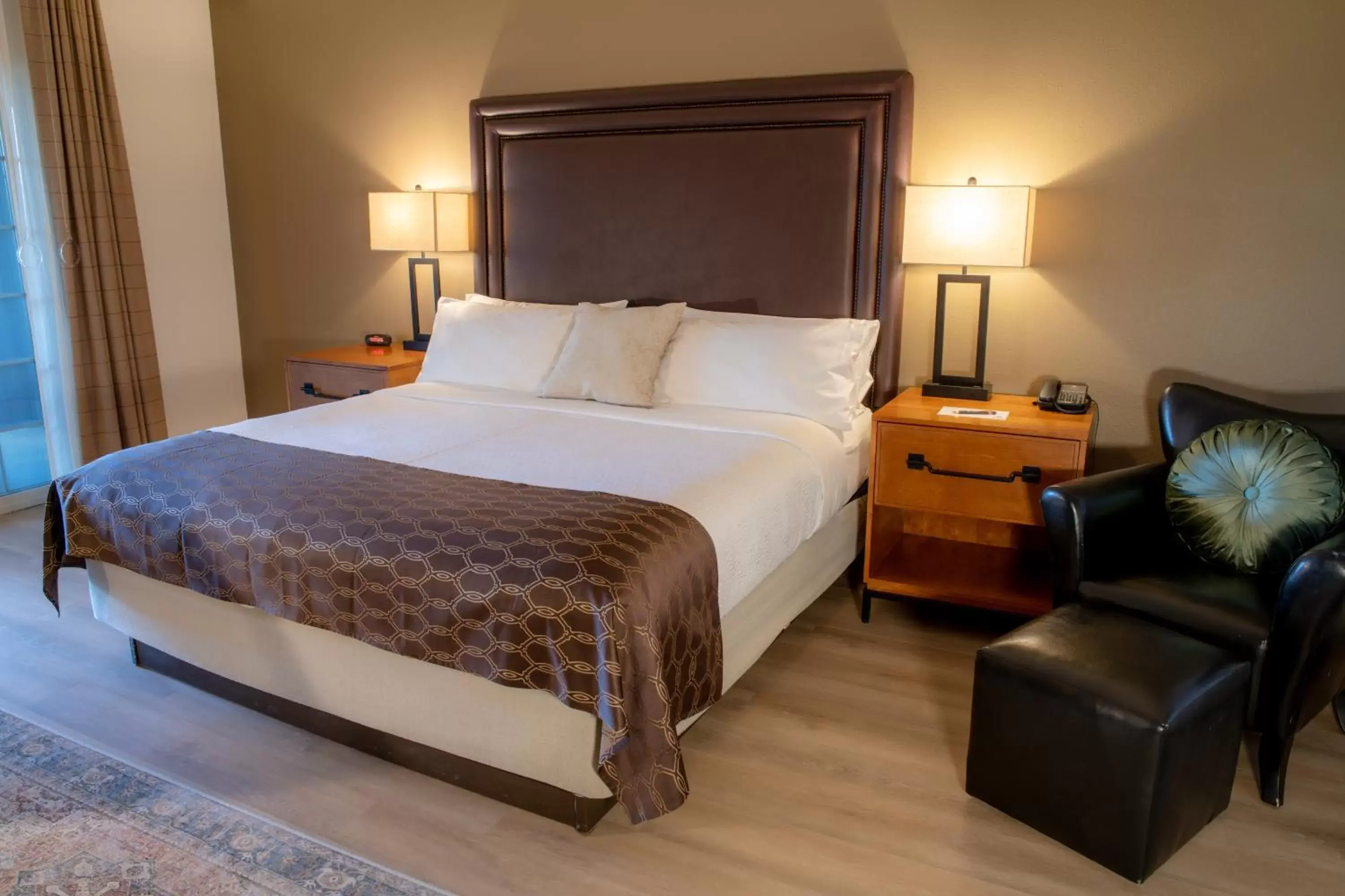 Golf View King Lodge in Running Y Ranch Golf & Spa Resort Golf View King Lodge in Running Y Ranch Golf & Spa Resort
