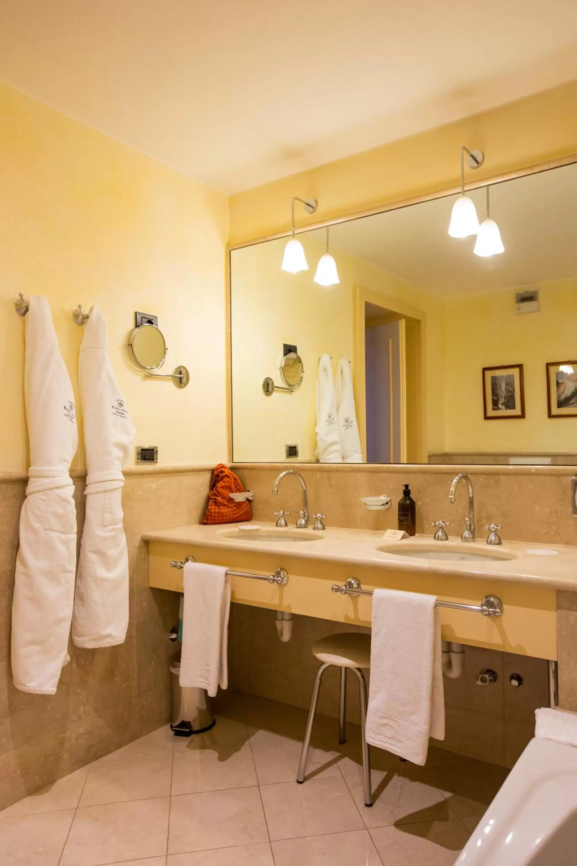 Bathroom in Grand Hotel Royal E Golf