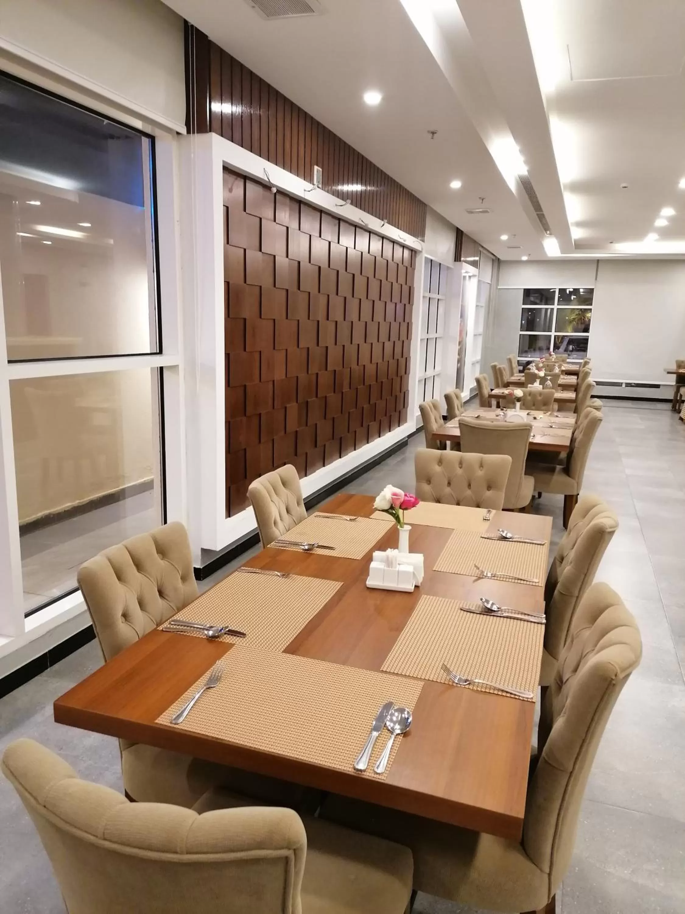Restaurant/places to eat in Al Maali Hotel Jazan
