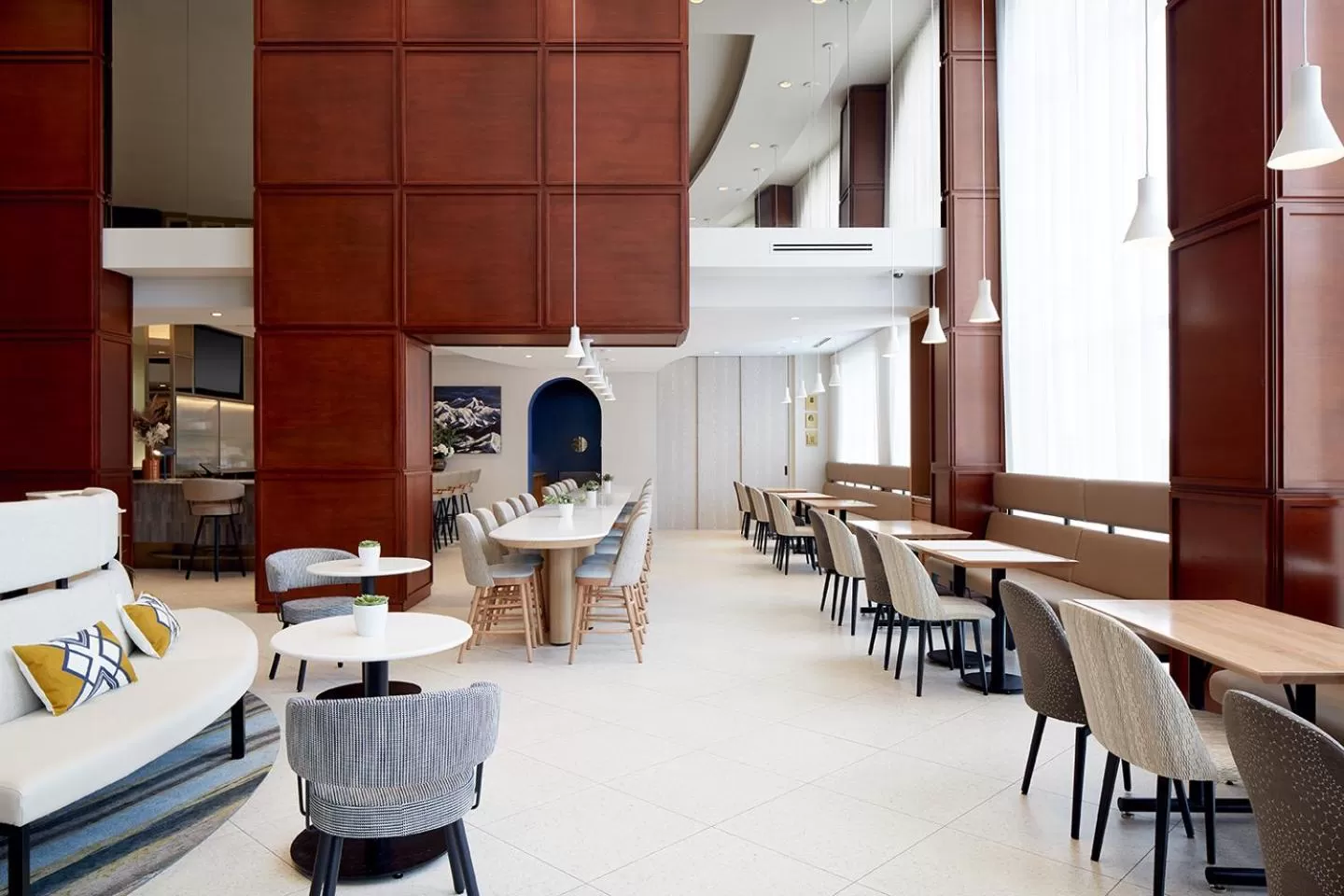 Restaurant/places to eat in Holiday Inn & Suites Montreal Airport by IHG