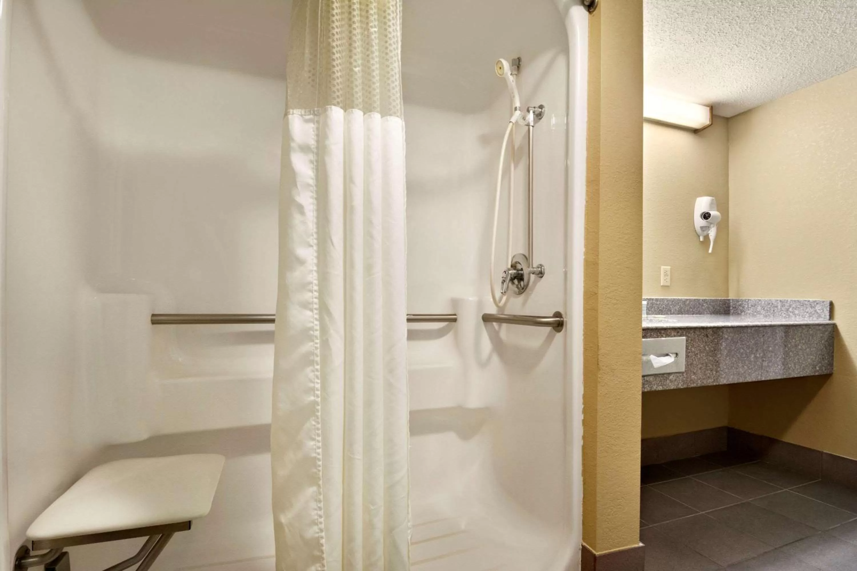 Bathroom in Super 8 by Wyndham Hattiesburg North - University Area