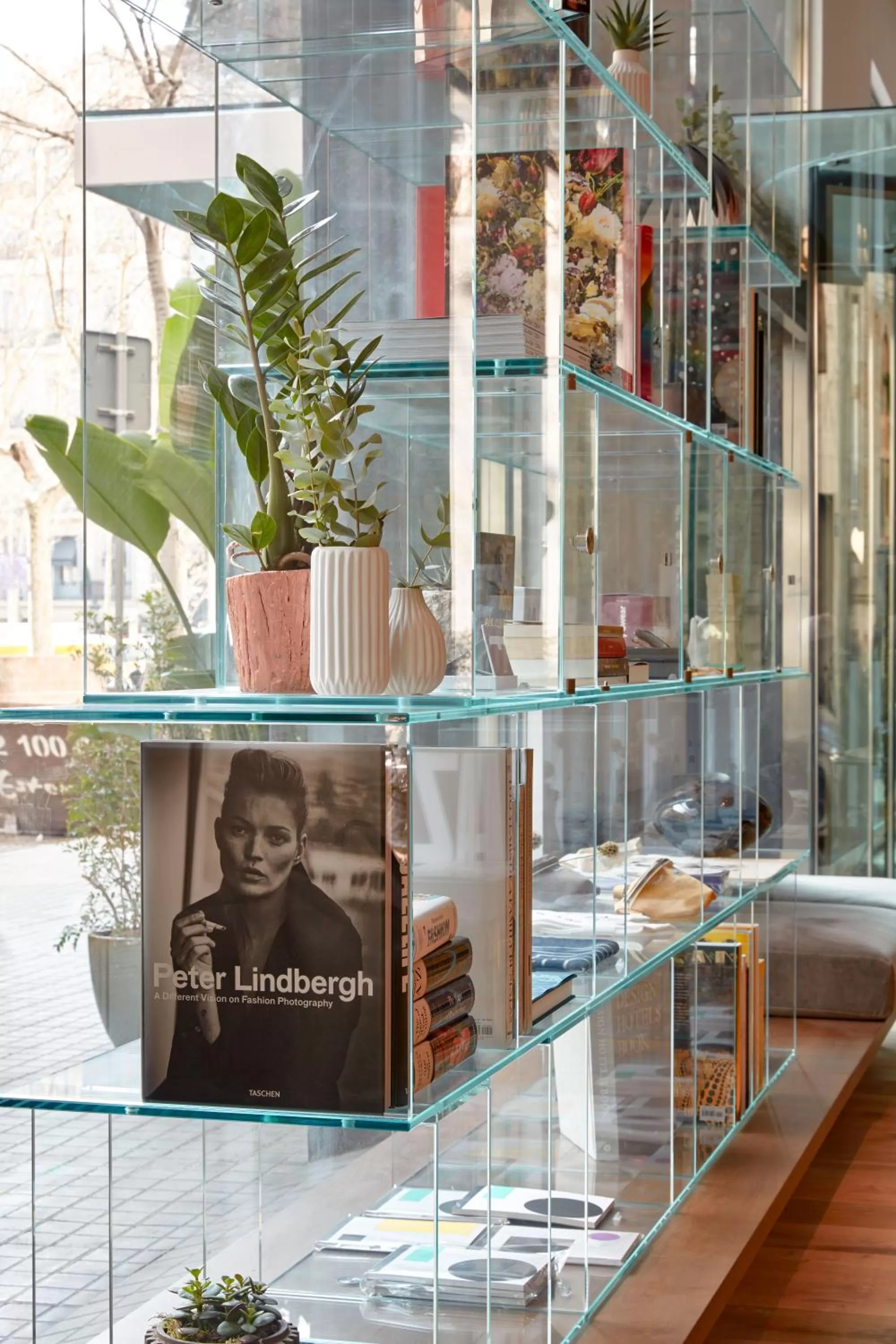 Lobby or reception in Sir Victor Hotel, part of Sircle Collection