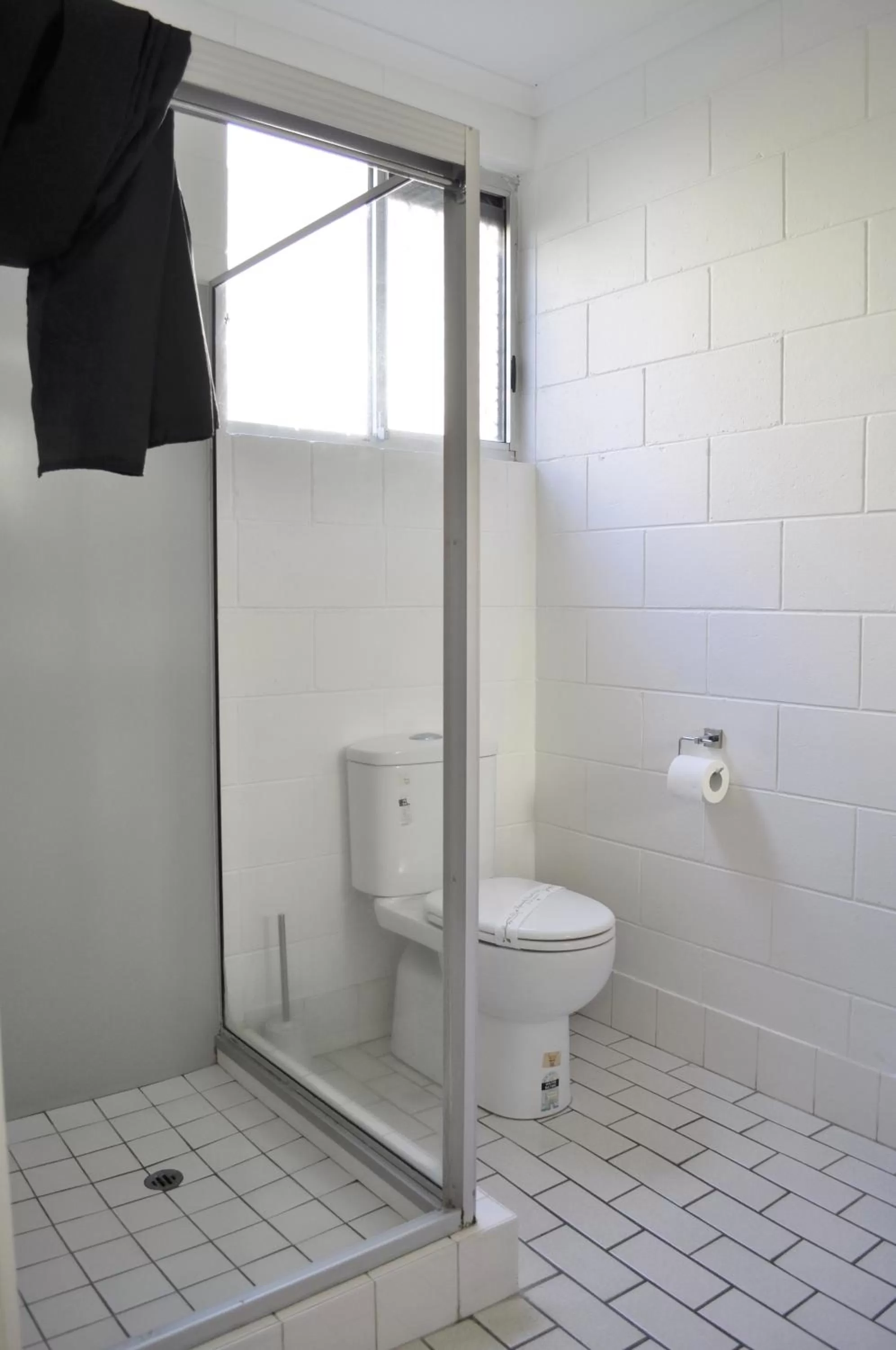 Bathroom in Alexandra Park Motor Inn