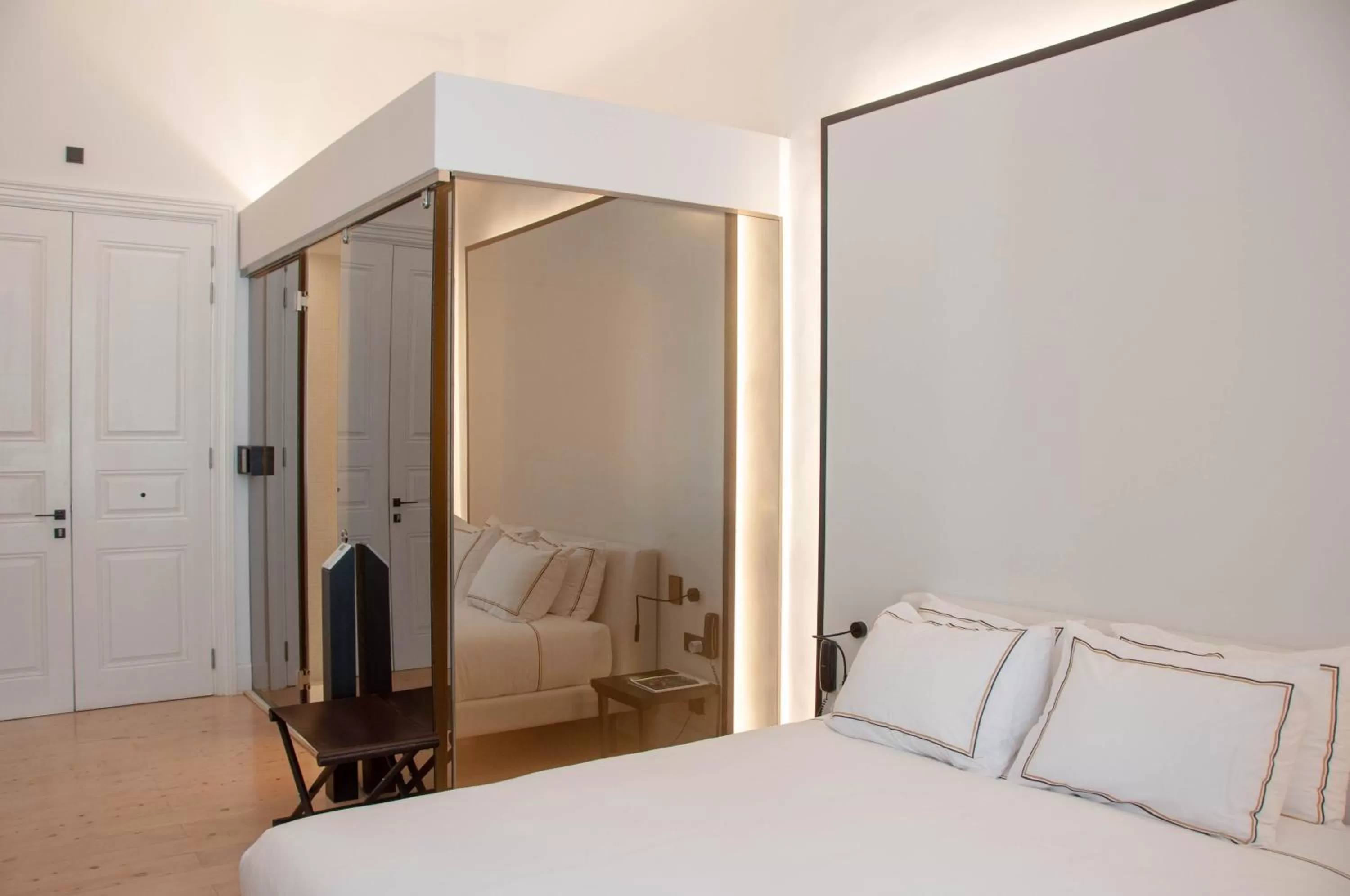 Bed in S Paul City Hotel