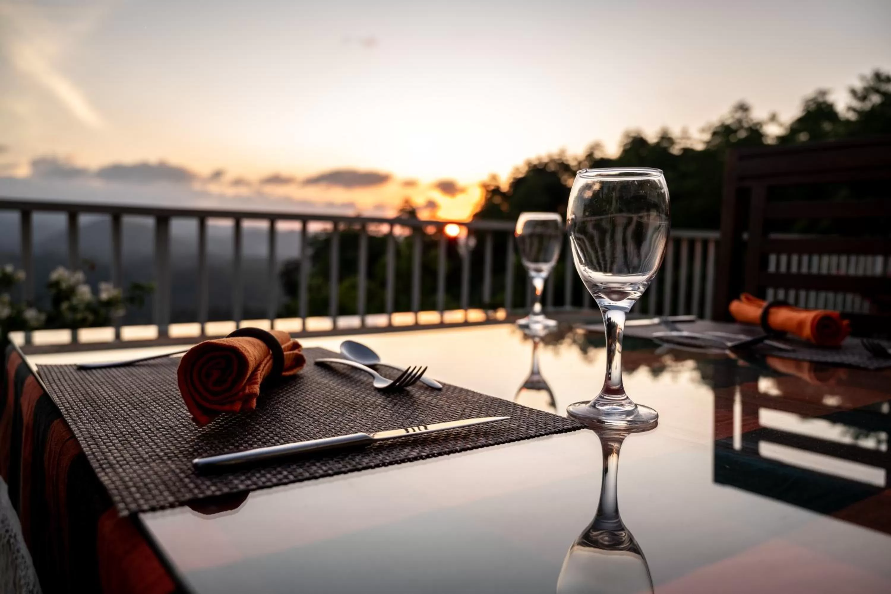 Restaurant/places to eat in Sky Lodge