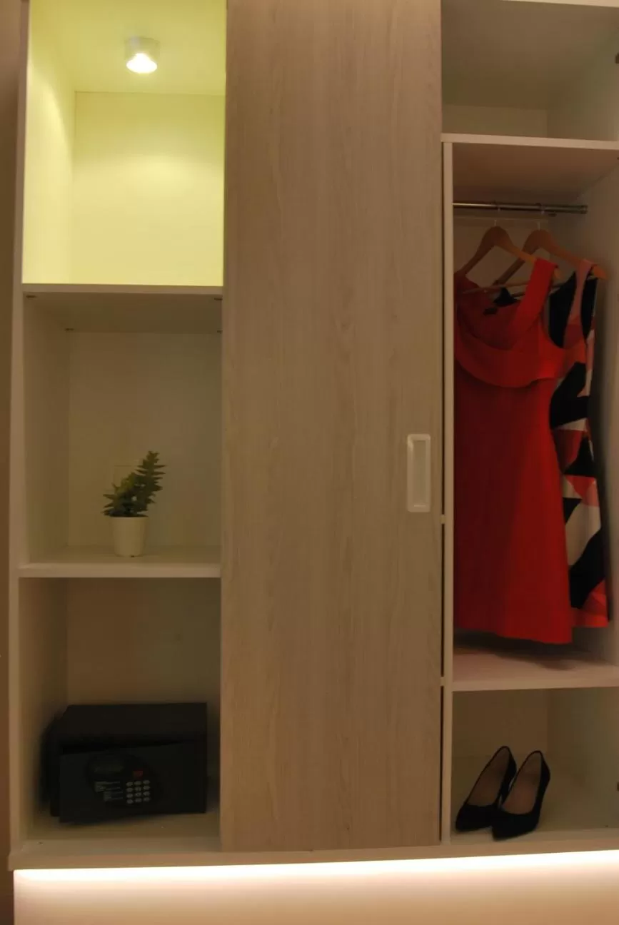 Decorative detail in Hotel Pompaelo Plaza del Ayuntamiento & Spa