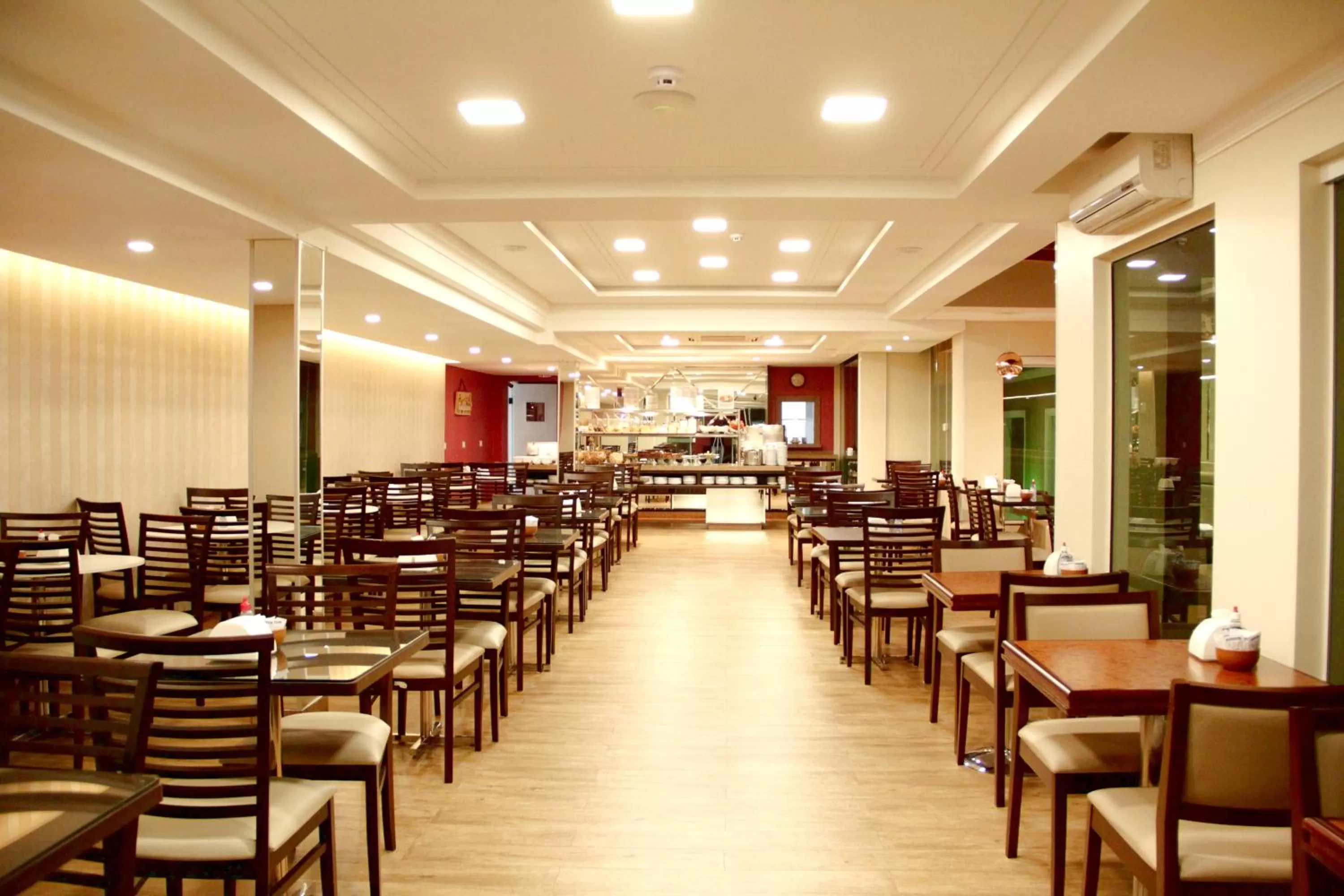 Restaurant/places to eat in Del Rey Quality Hotel