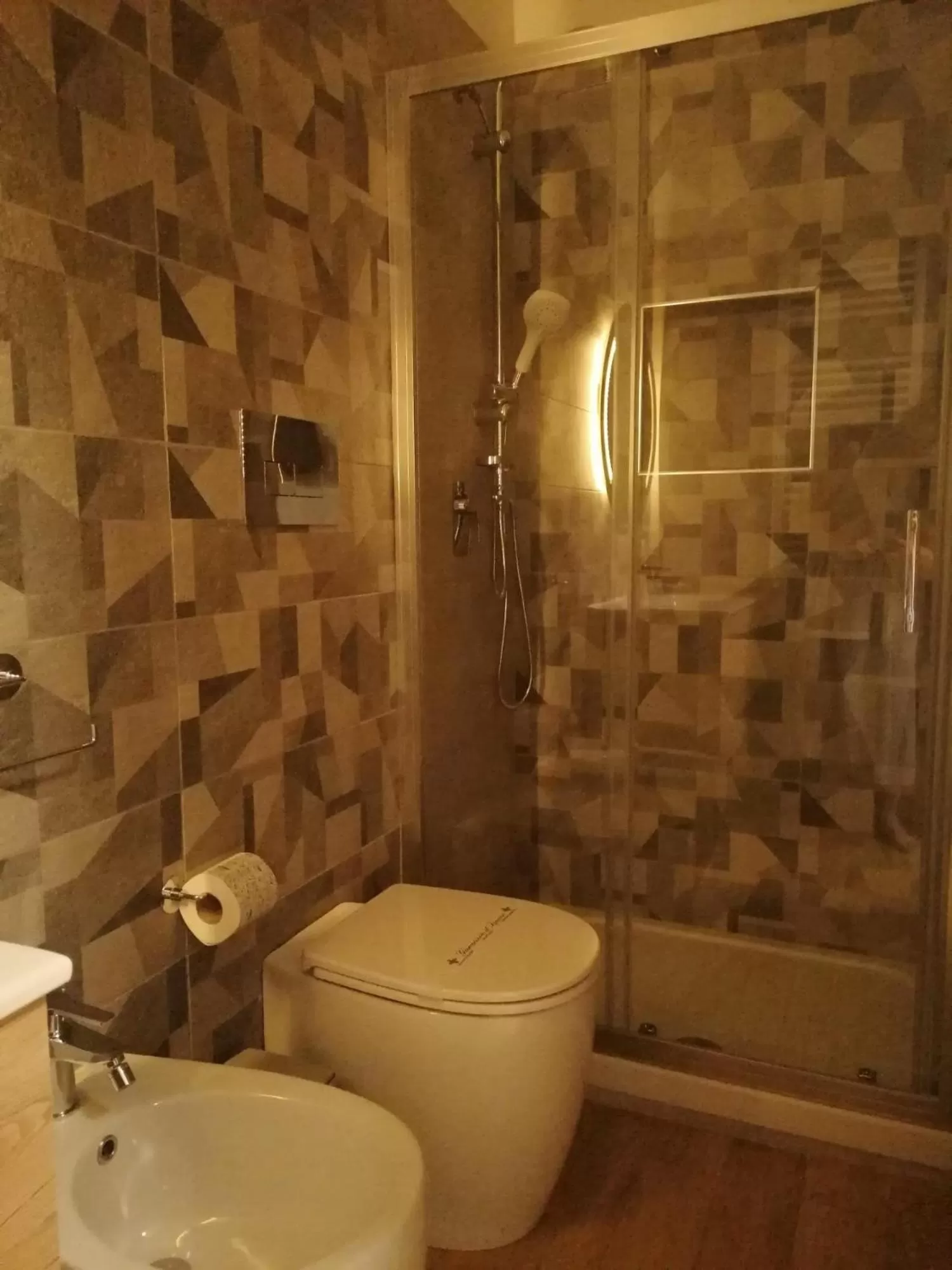 Bathroom in Nike Luxury Rooms