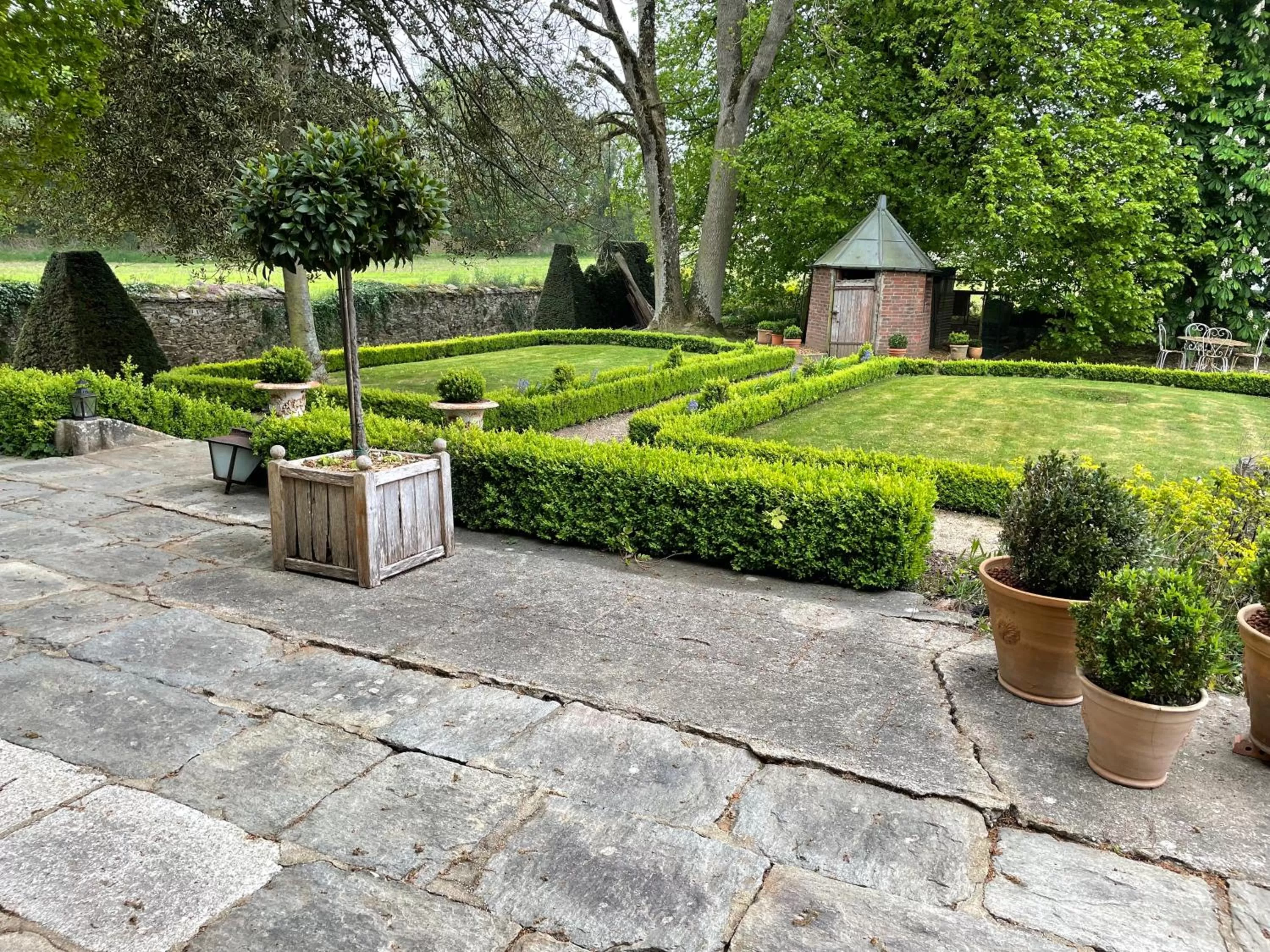 Garden view in Le Manoir de la Bigotière