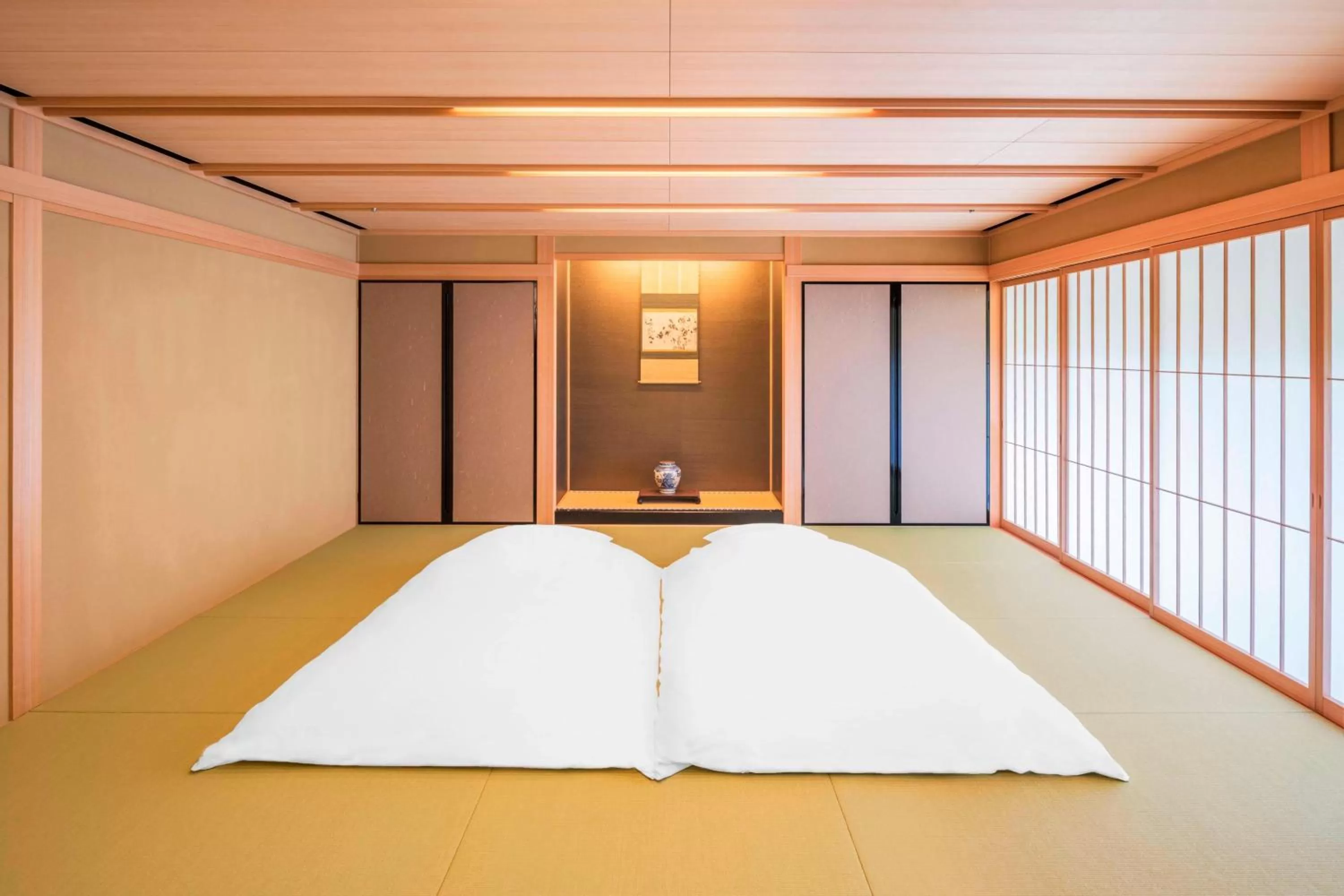 Photo of the whole room, Bed in Suiran, a Luxury Collection Hotel, Kyoto