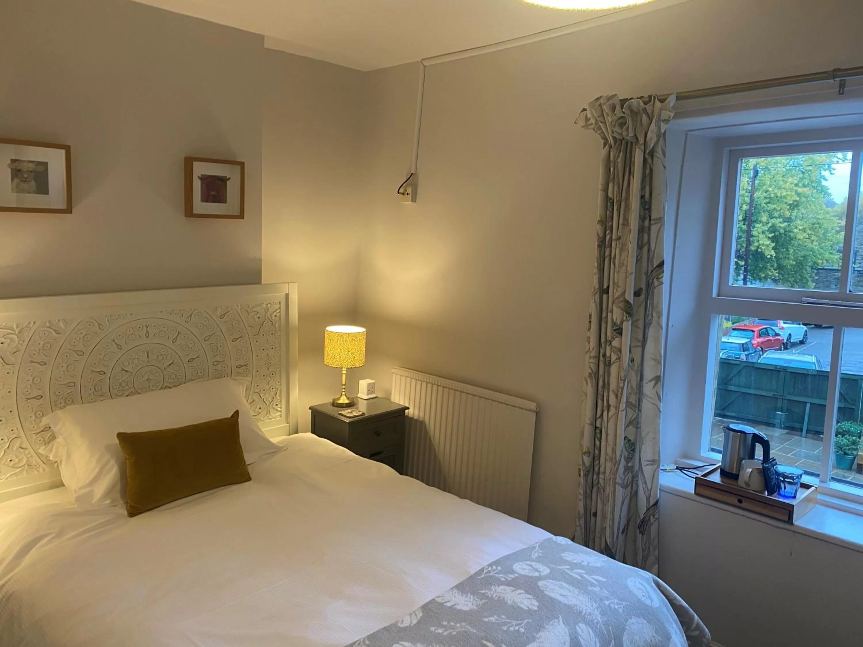 Bed in Talbot House Bed & Breakfast and Tearoom