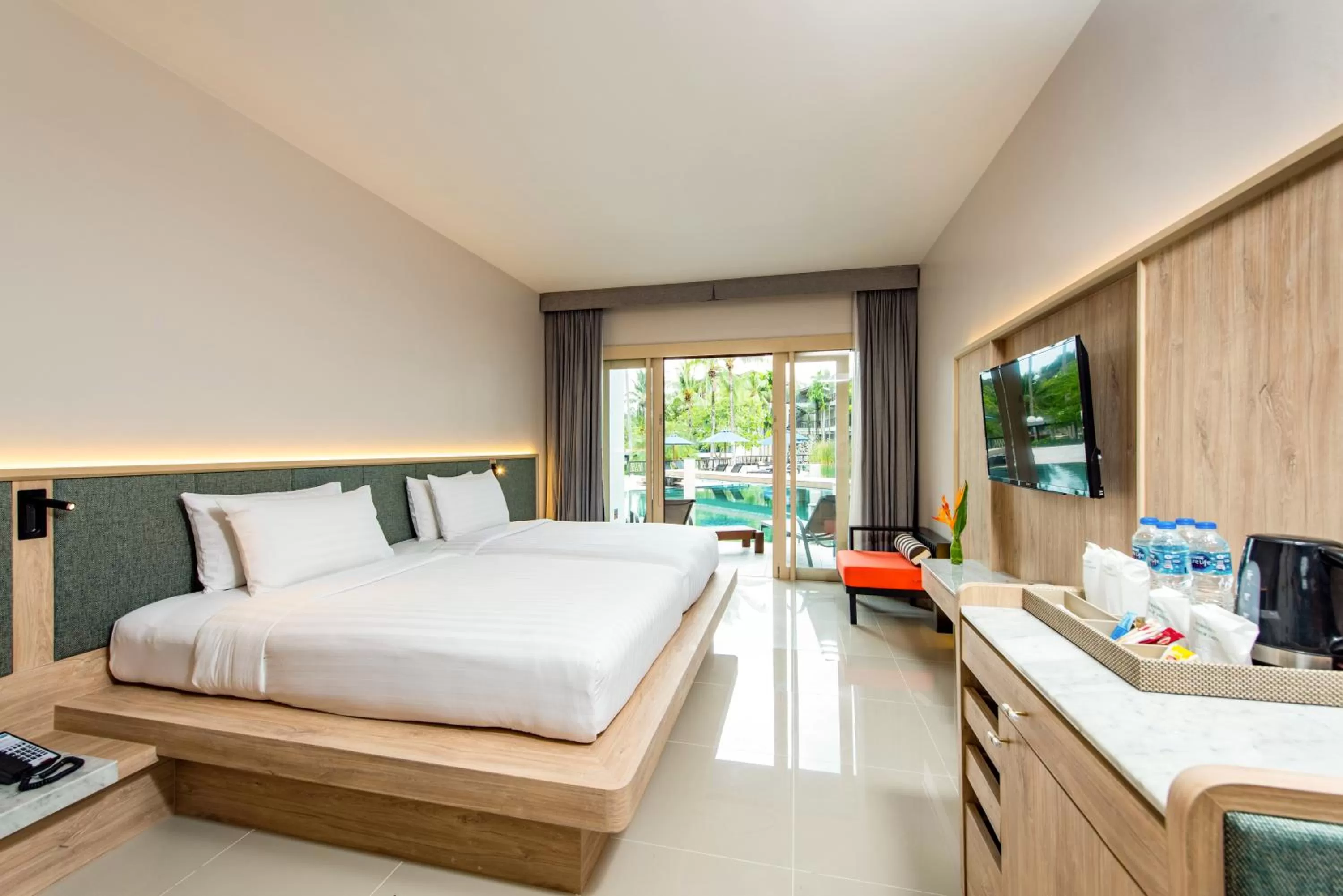 Photo of the whole room, Bed in Holiday Ao Nang Beach Resort, Krabi