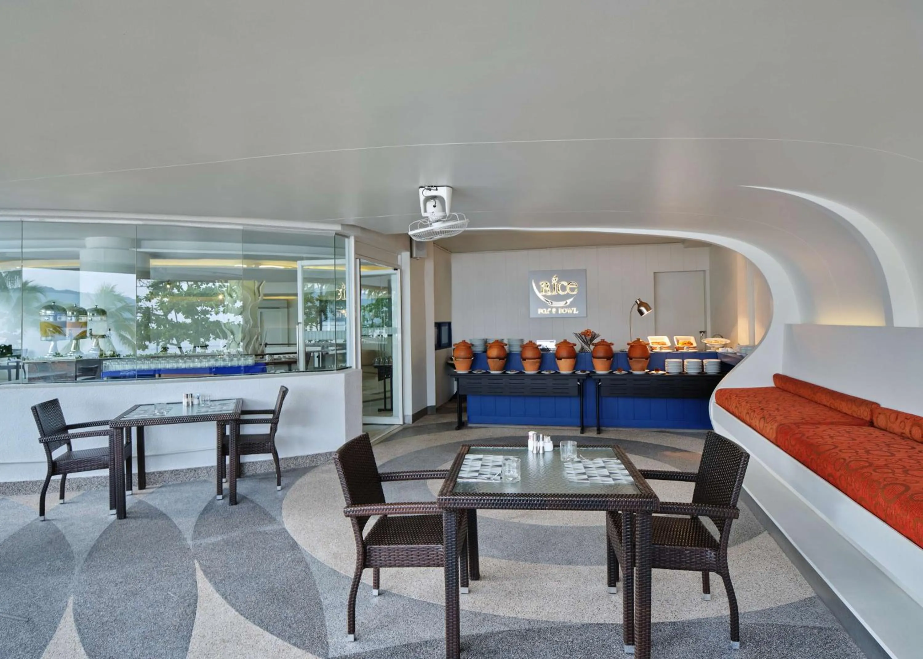 Restaurant/places to eat in Homm Bliss Southbeach Patong