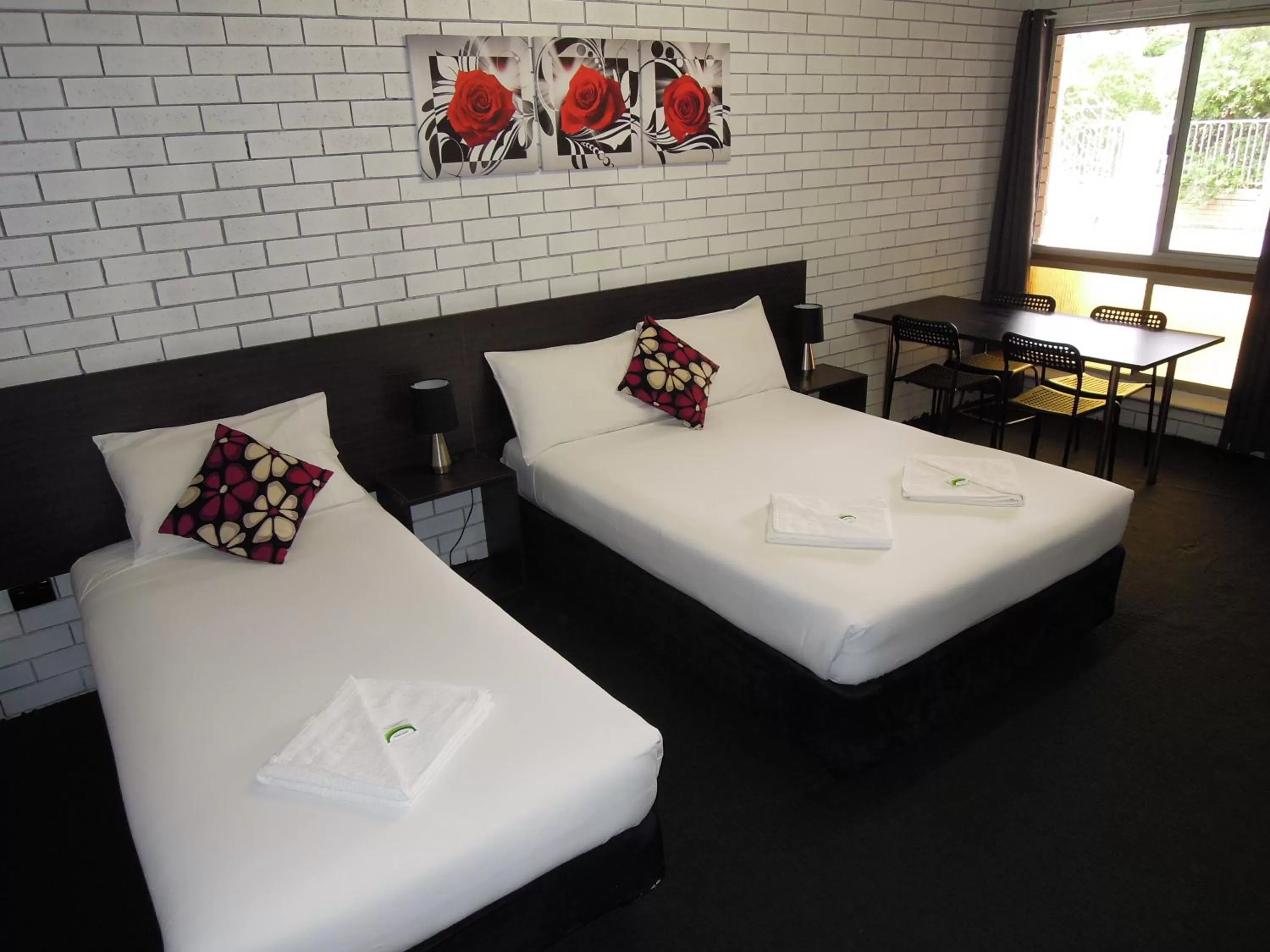 Bed in Jackaroo Apartments