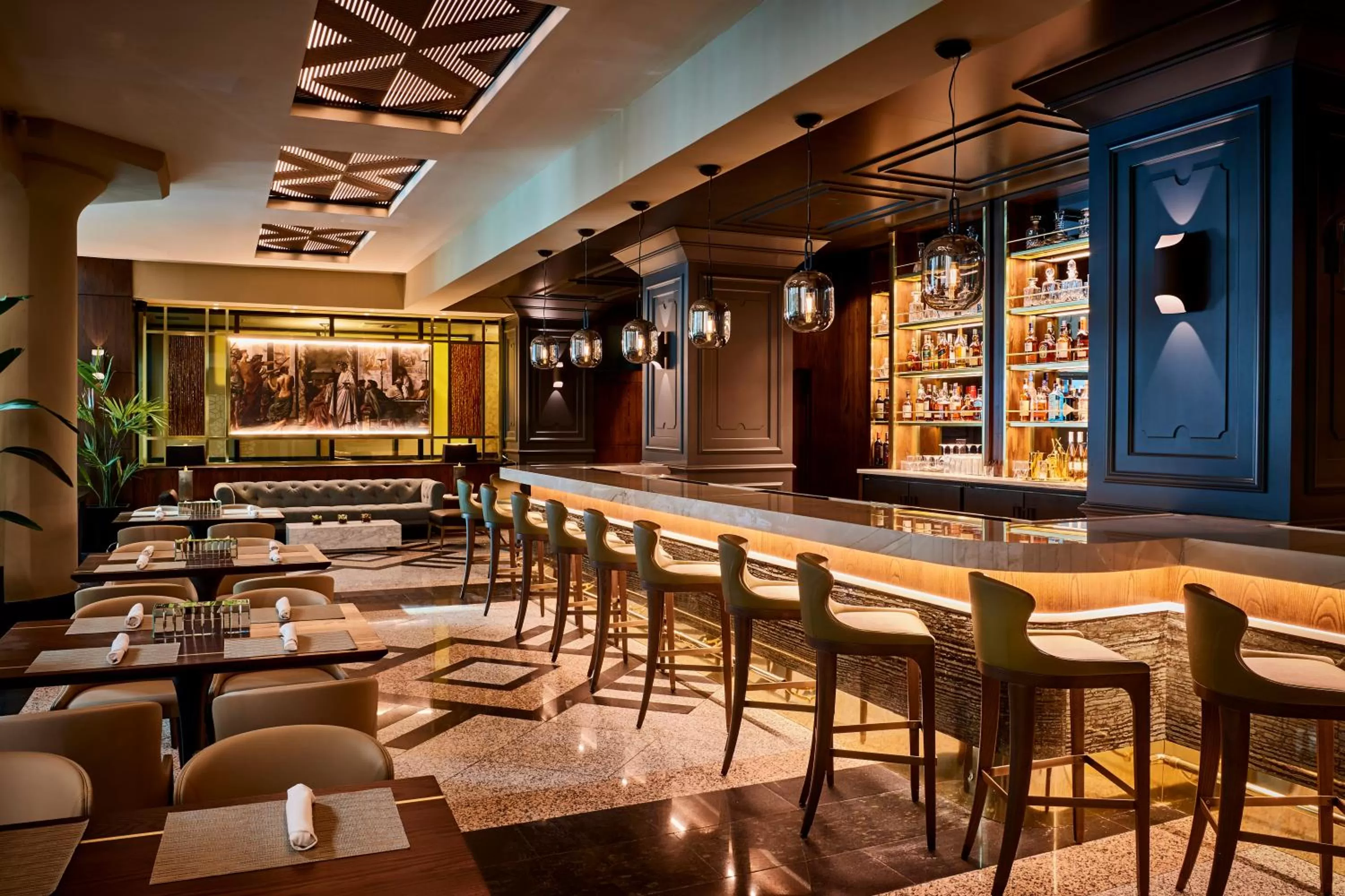 Lounge or bar in Atheneum Suite Hotel