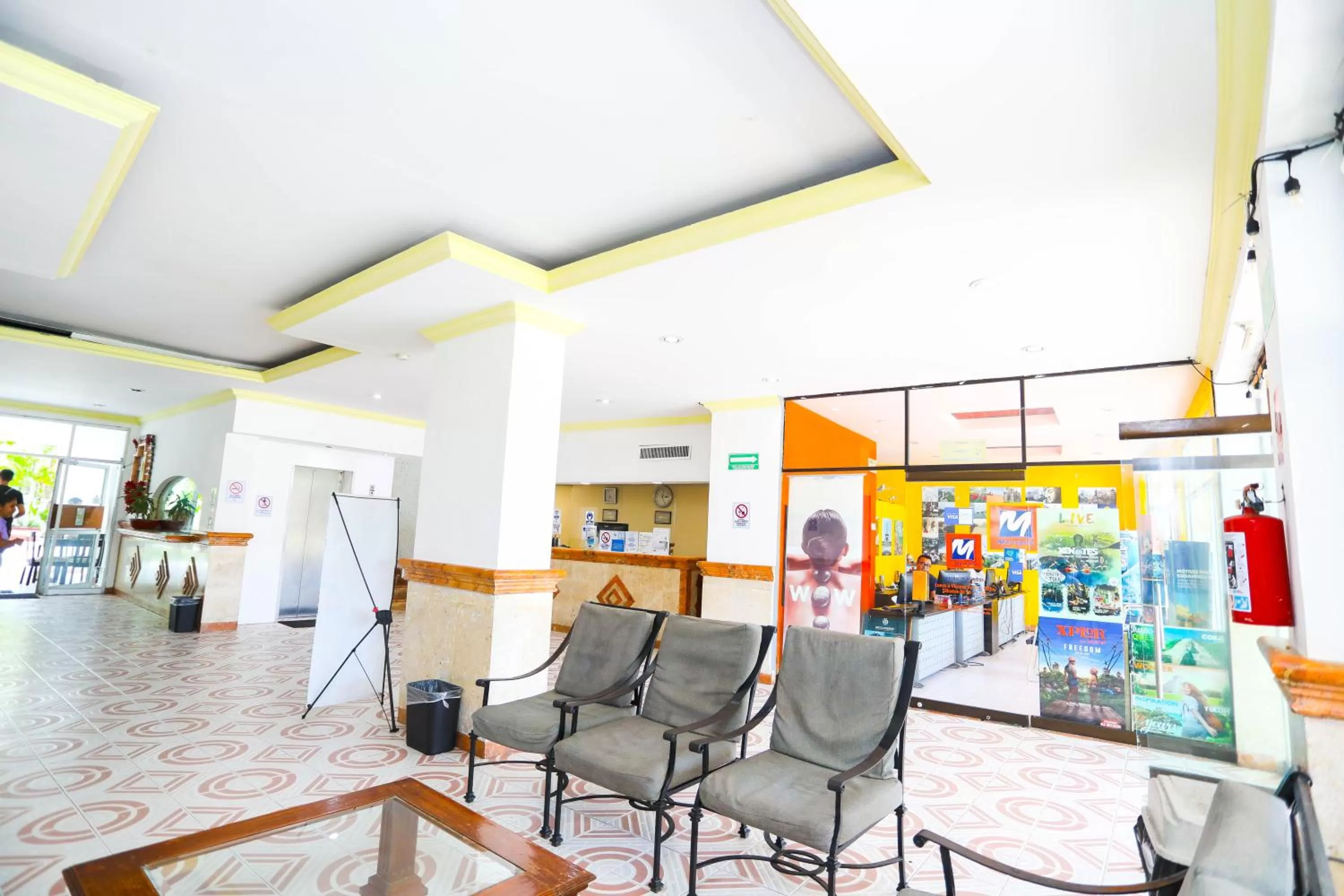 Living room in Hotel Caribe Internacional Cancun