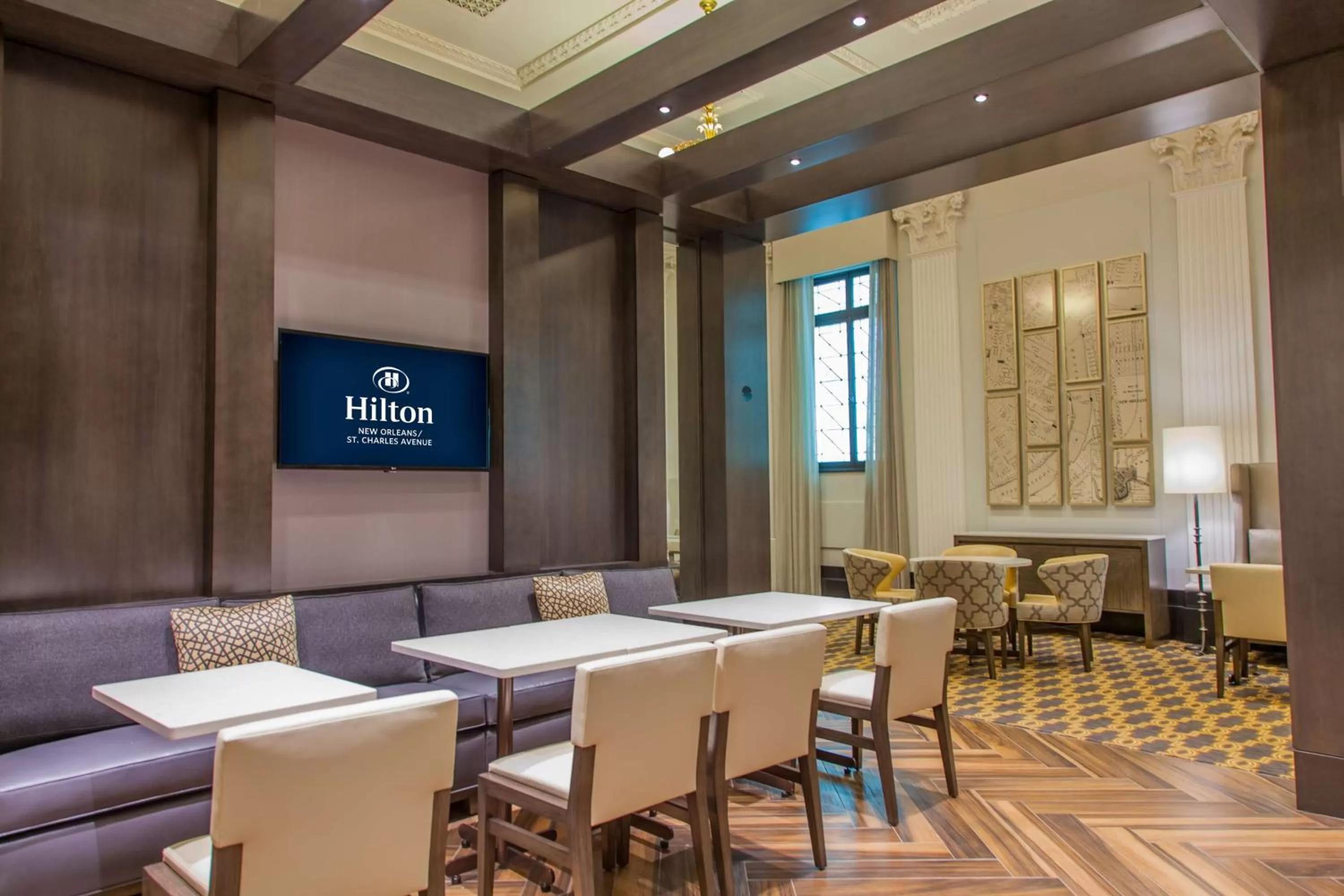 Lounge or bar in Hilton New Orleans / St. Charles Avenue
