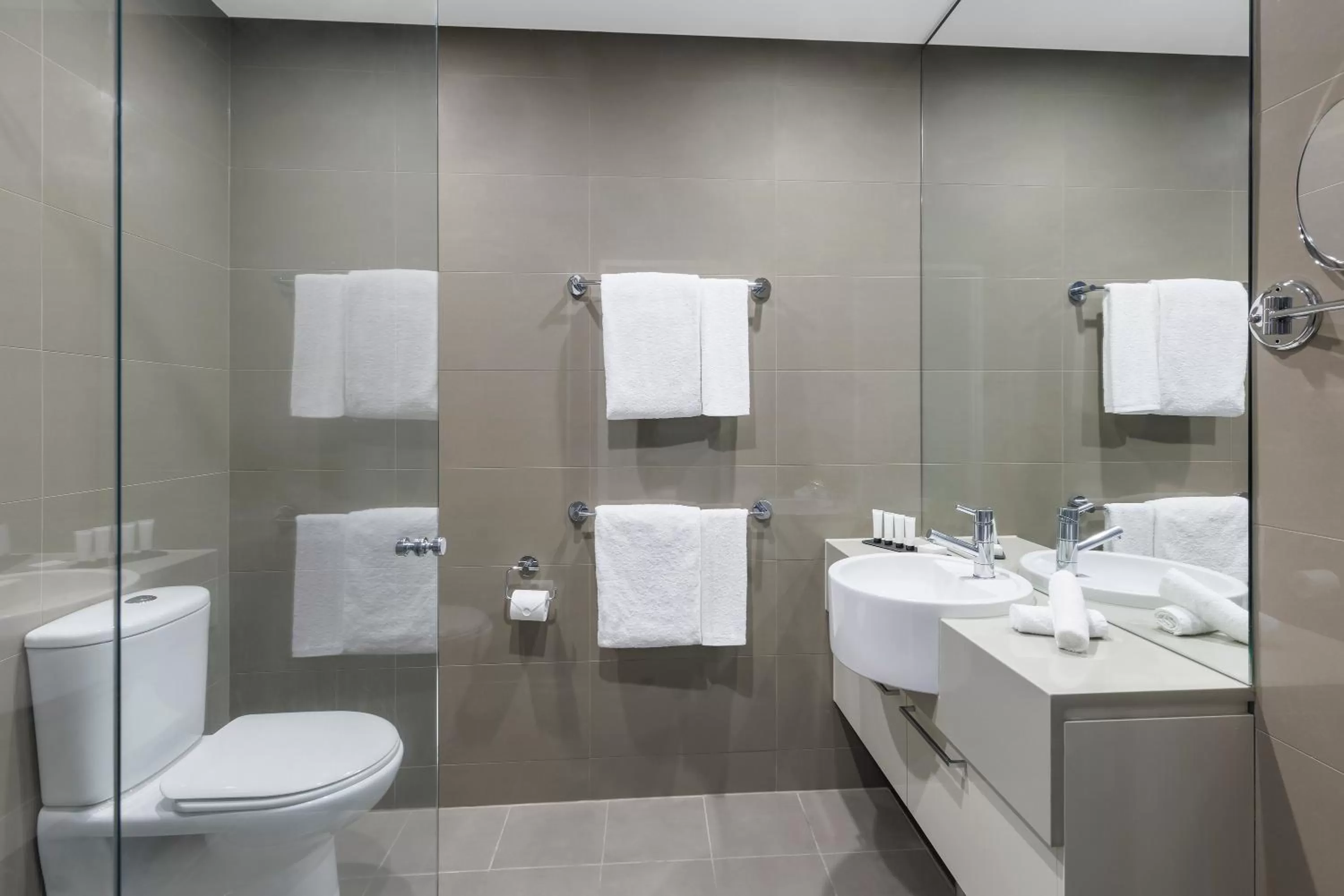 Toilet in Holiday Inn & Suites Sydney Bondi Junction by IHG