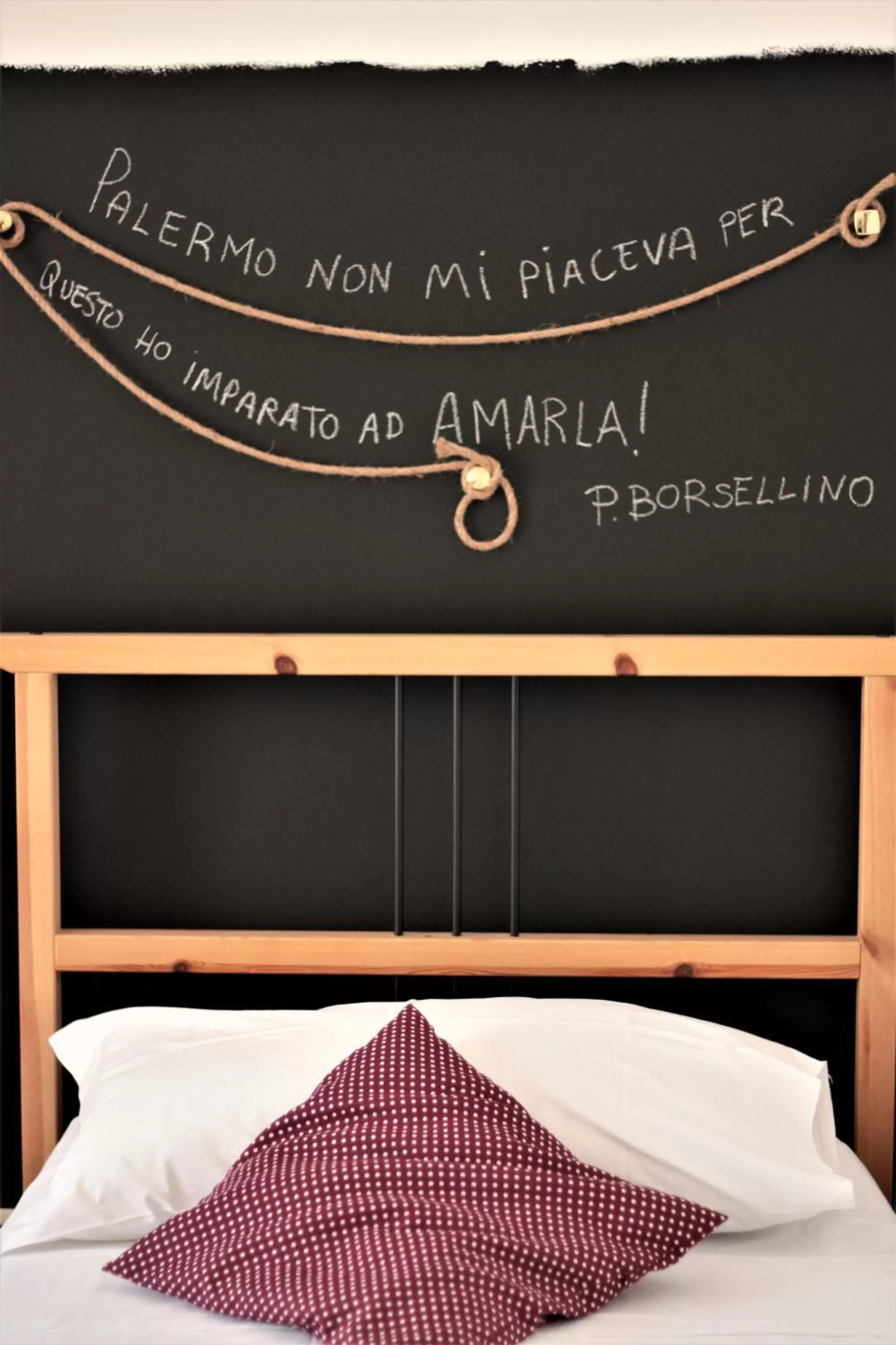 Decorative detail, Bed in B&B Bandiera 77