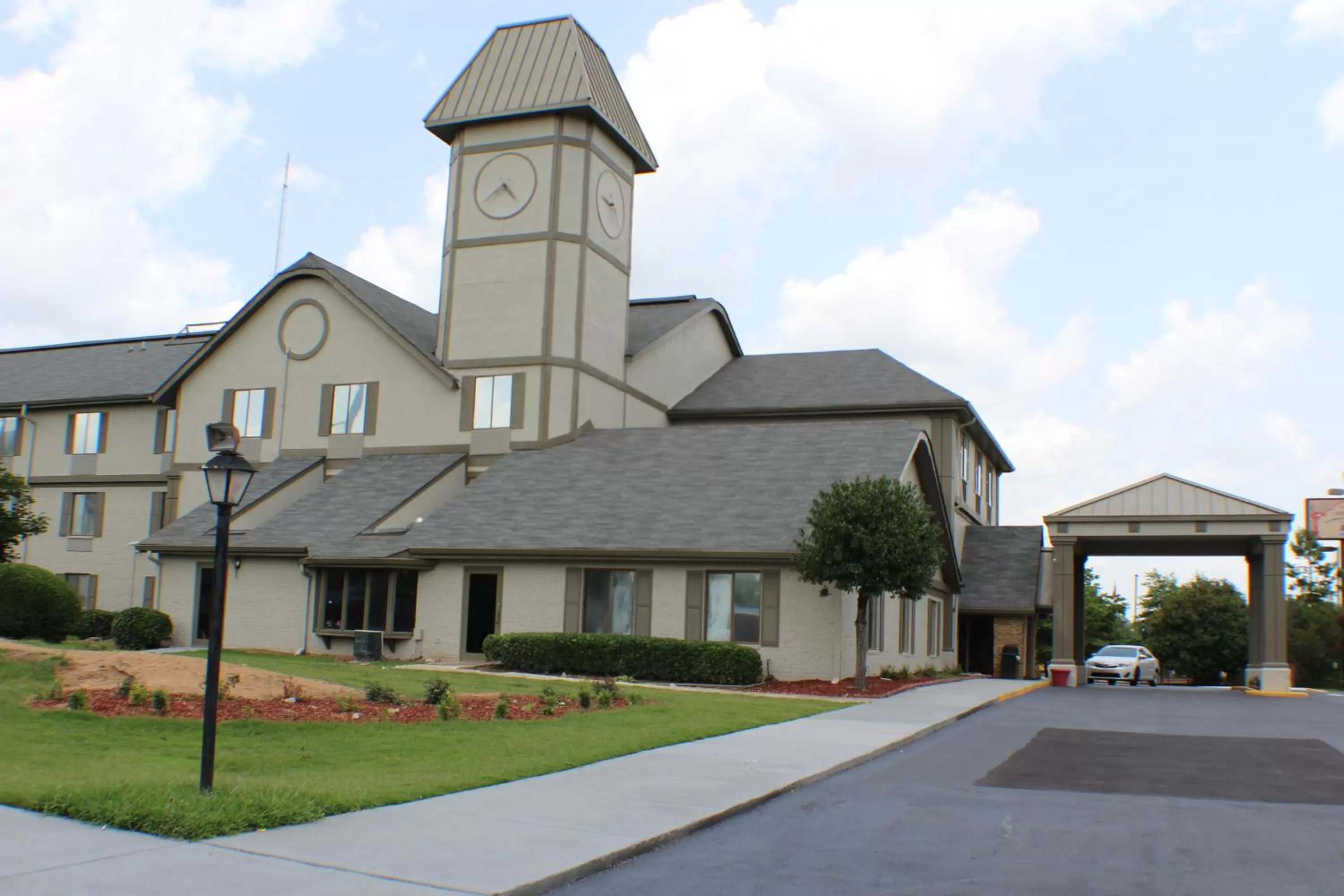 Property building in Araamda Inn