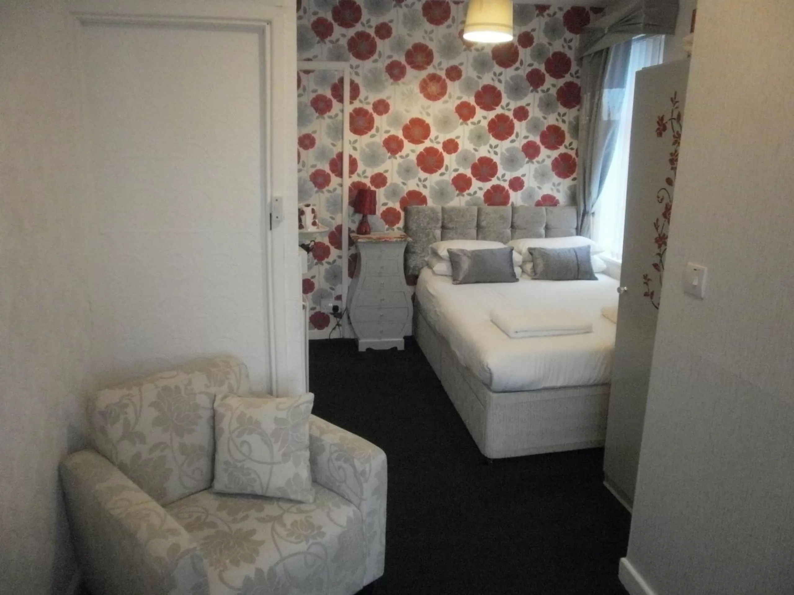 Seating area, Bed in The Withnell Hotel