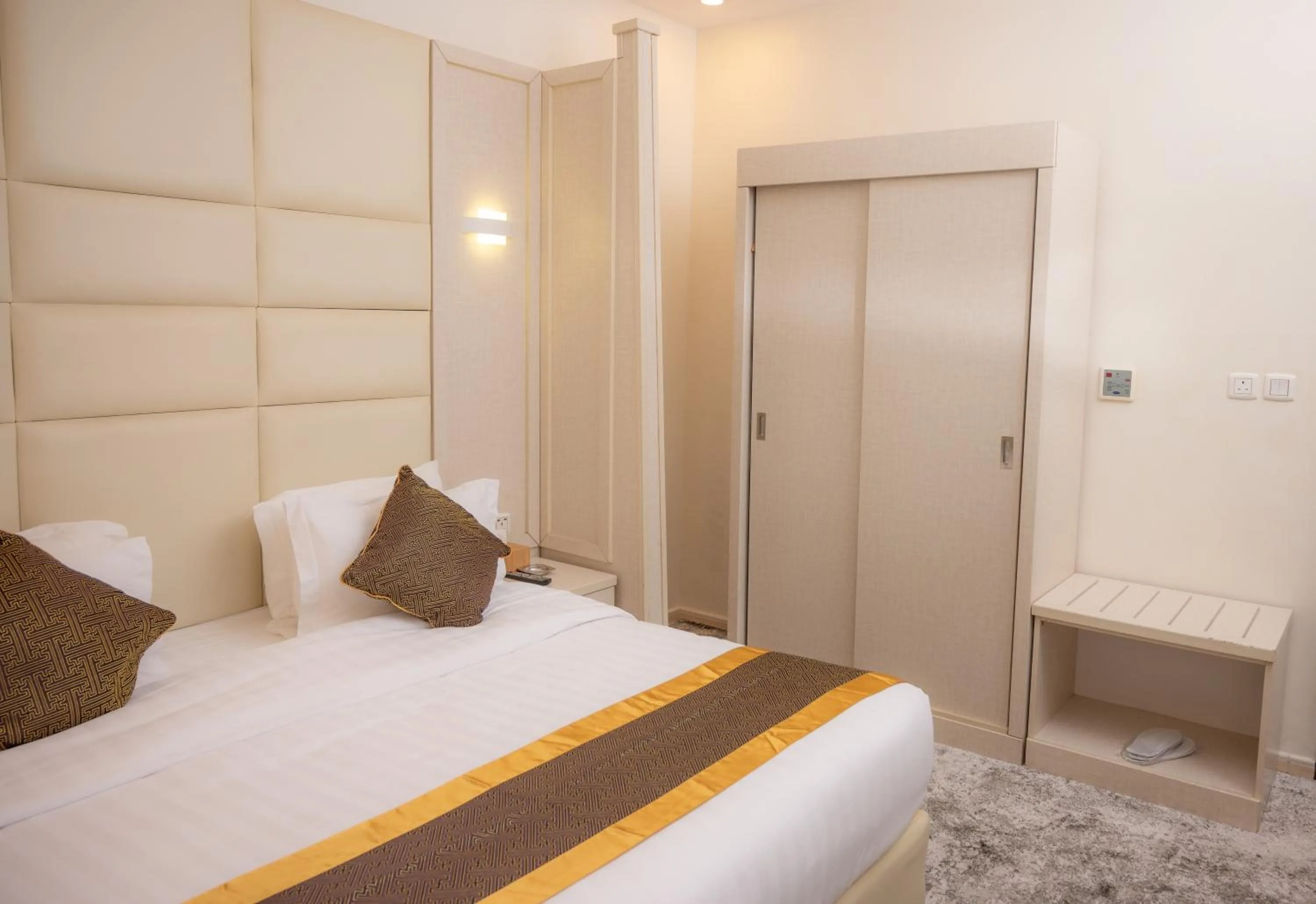 Photo of the whole room, Bed in Areen Hotel فندق ارين