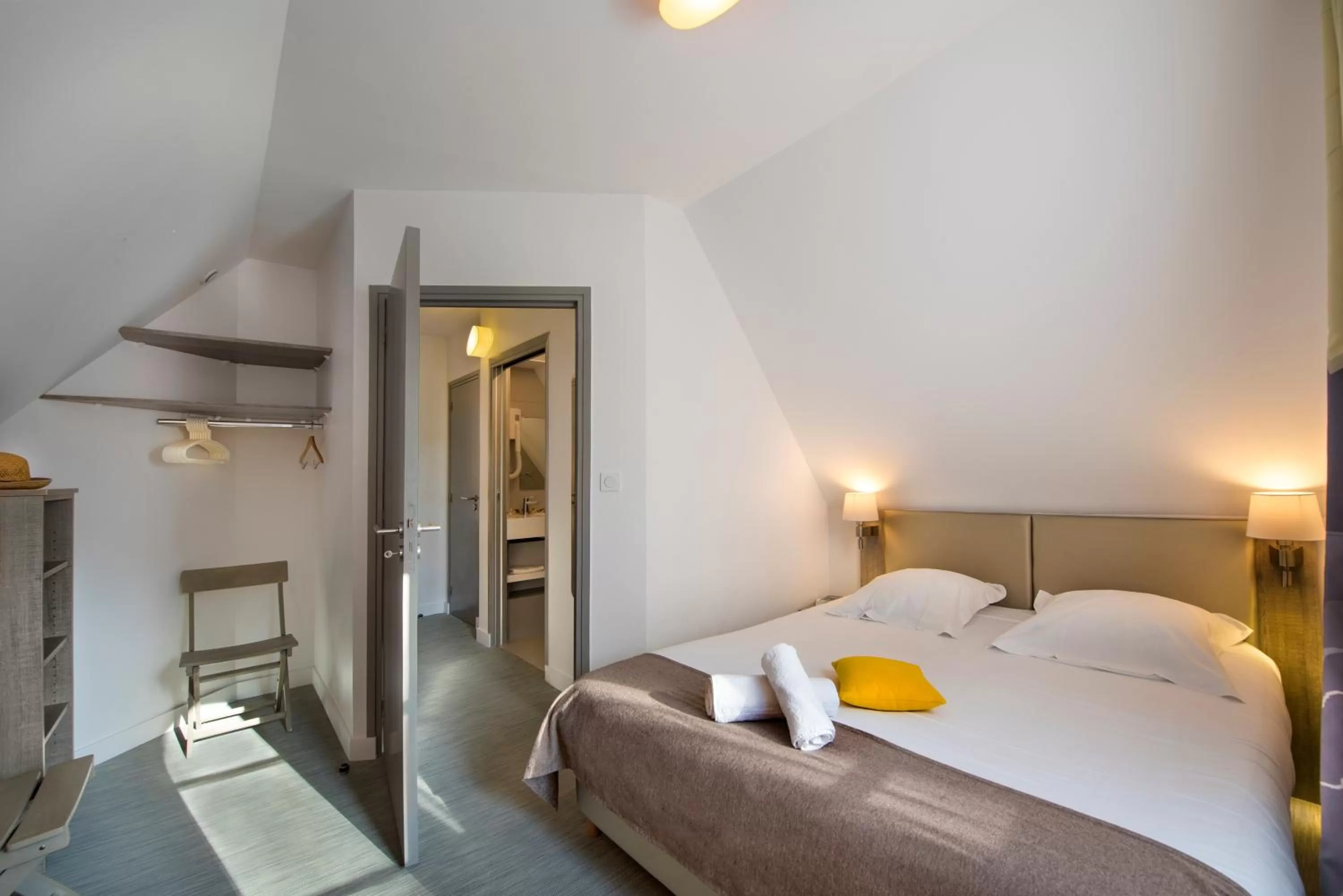 Family, Bed in Villa Bettina