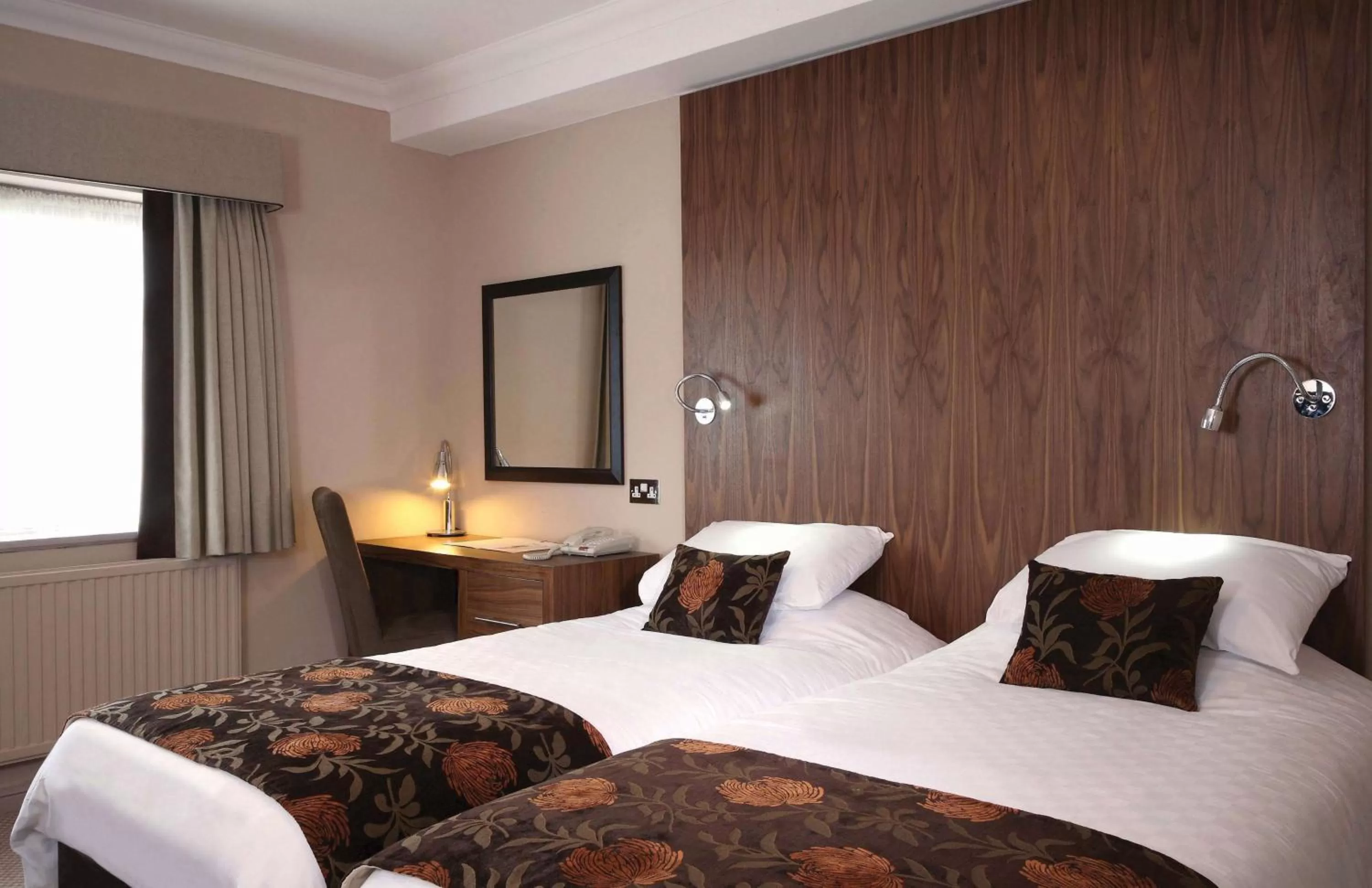 Superior Twin Room in Best Western Rockingham Forest Hotel