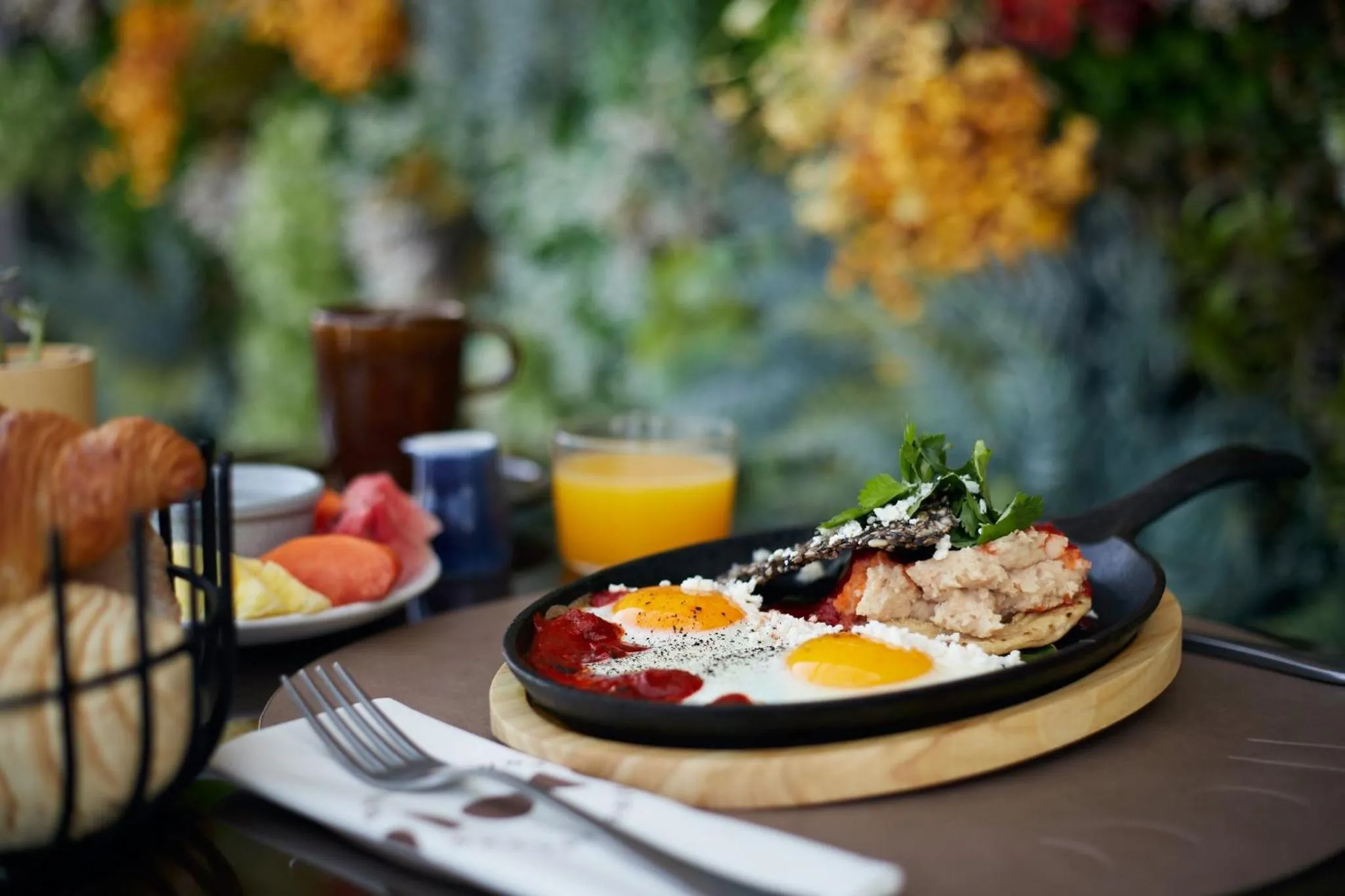 Restaurant/places to eat in voco Guadalajara Neruda by IHG