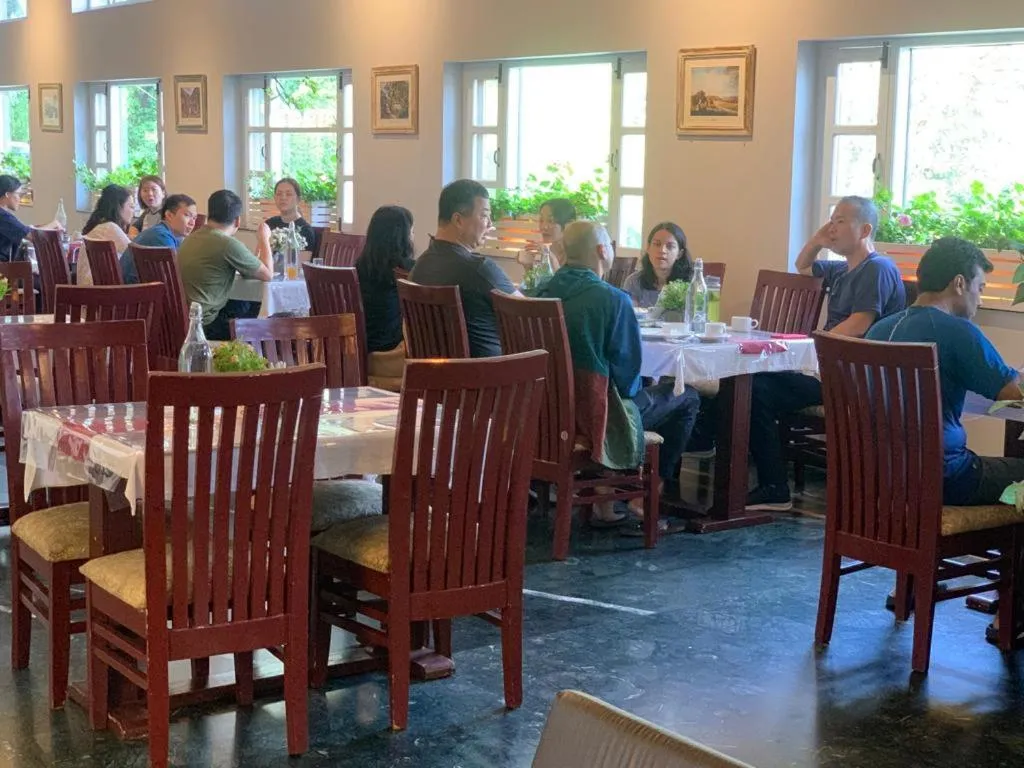 Restaurant/places to eat in Hotel SunGrace