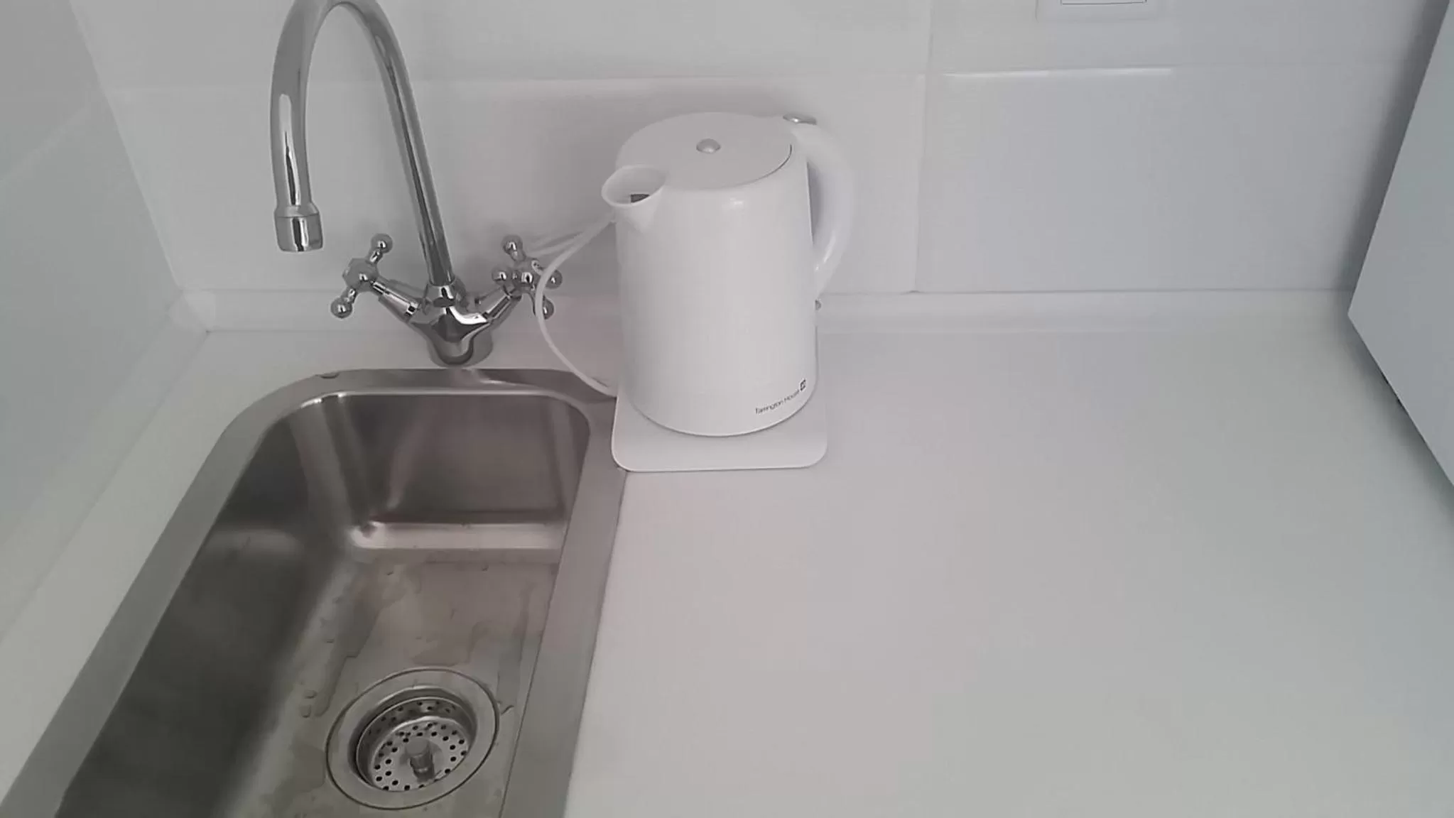 Coffee/tea facilities, Bathroom in PURE WELLNESS SEA-VIEW Beluga & Dolphin Luxury HOTEL apartments