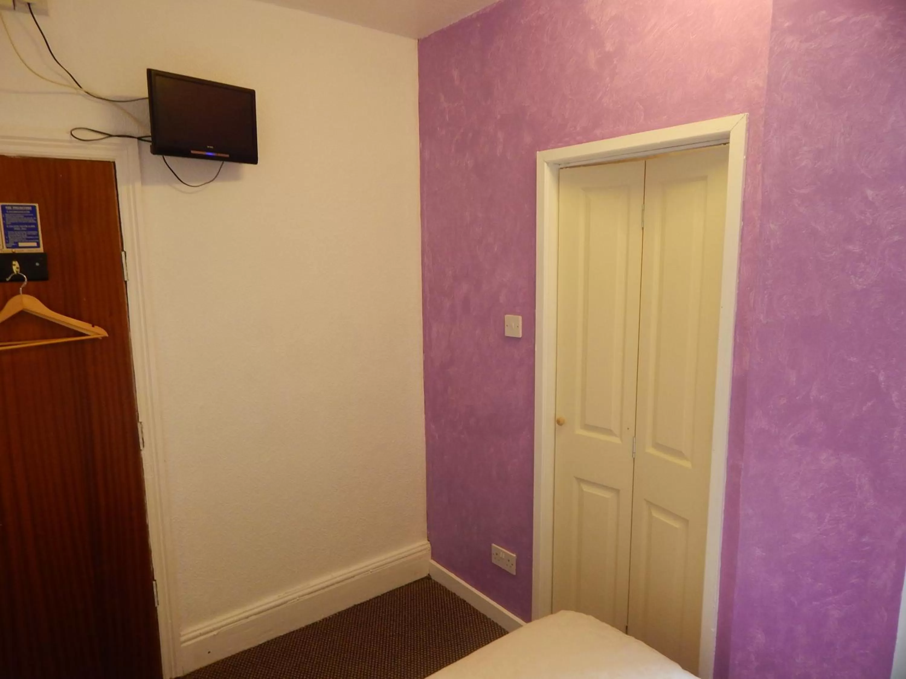 TV/Entertainment Center in Llanryan Guest House