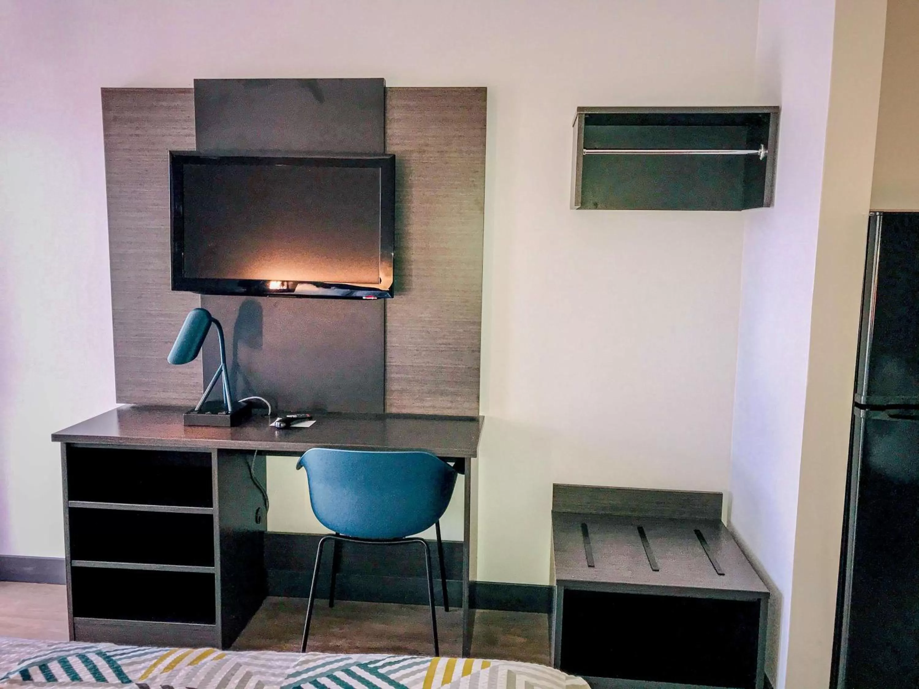 TV and multimedia, TV/Entertainment Center in Studio 6 Dublin, Ga