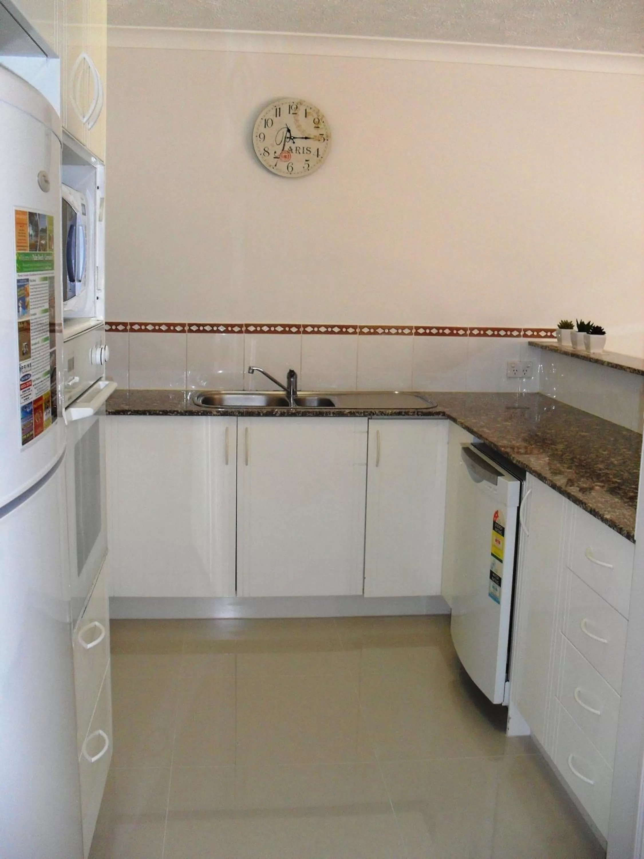 Kitchen or kitchenette in Little Cove Currumbin