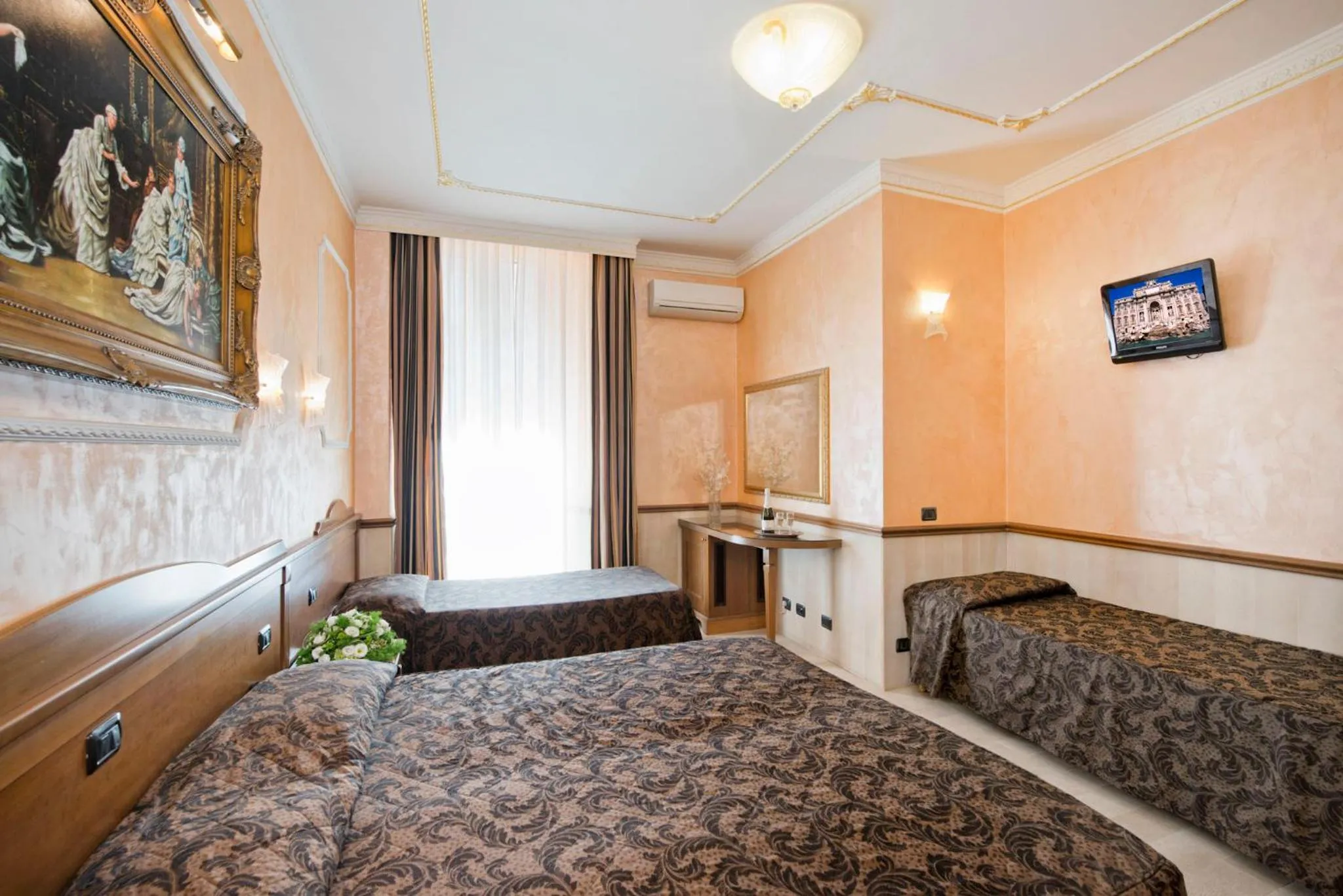 Photo of the whole room, Bed in Hotel Marco Polo Rome